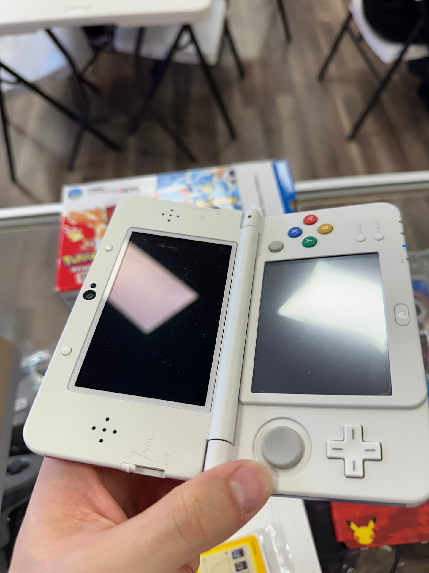 “New” Nintendo 3DS Pokémon 20th Anniversary CIB with extra faceplates