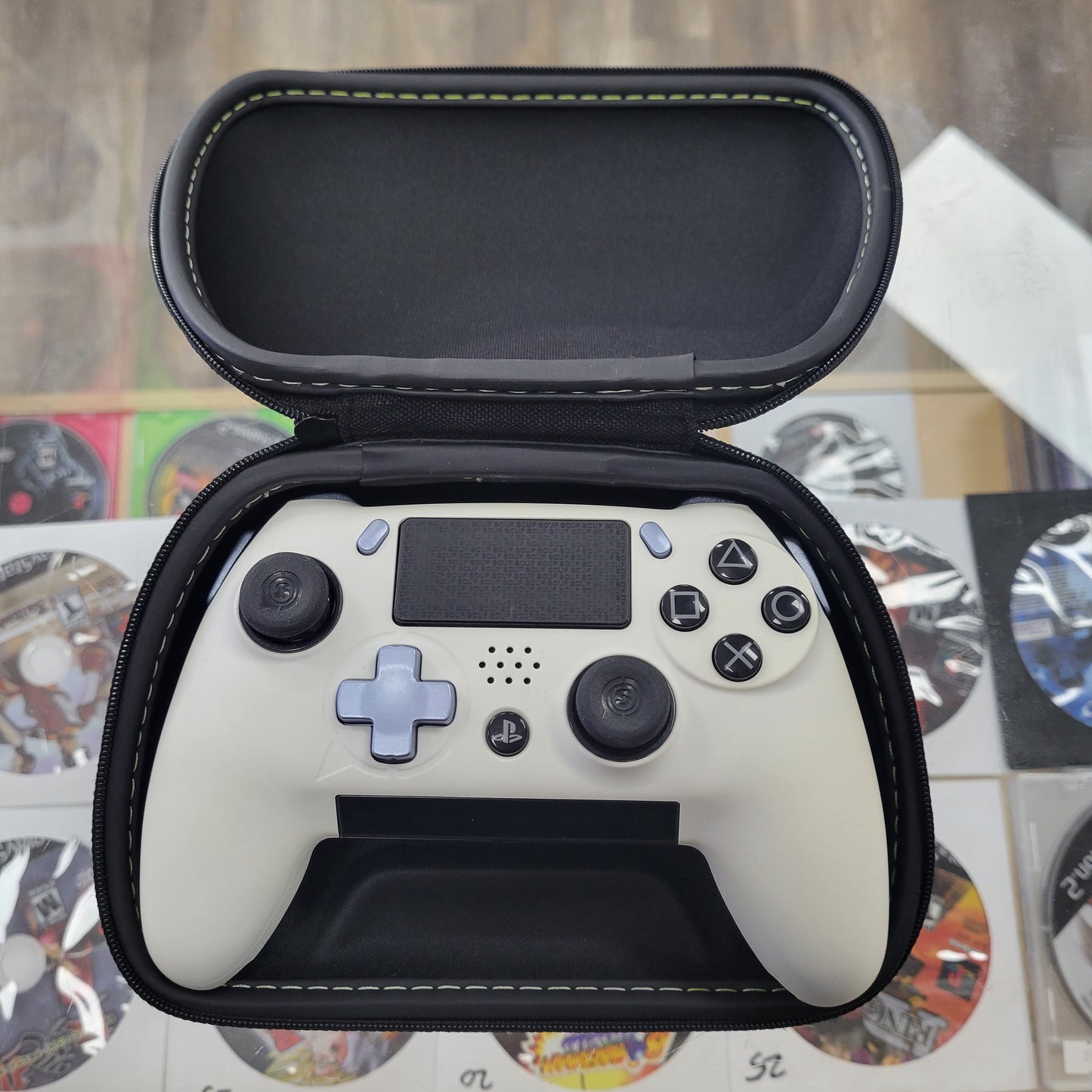 Scuff Vantage Playstation 4 Controller With Case