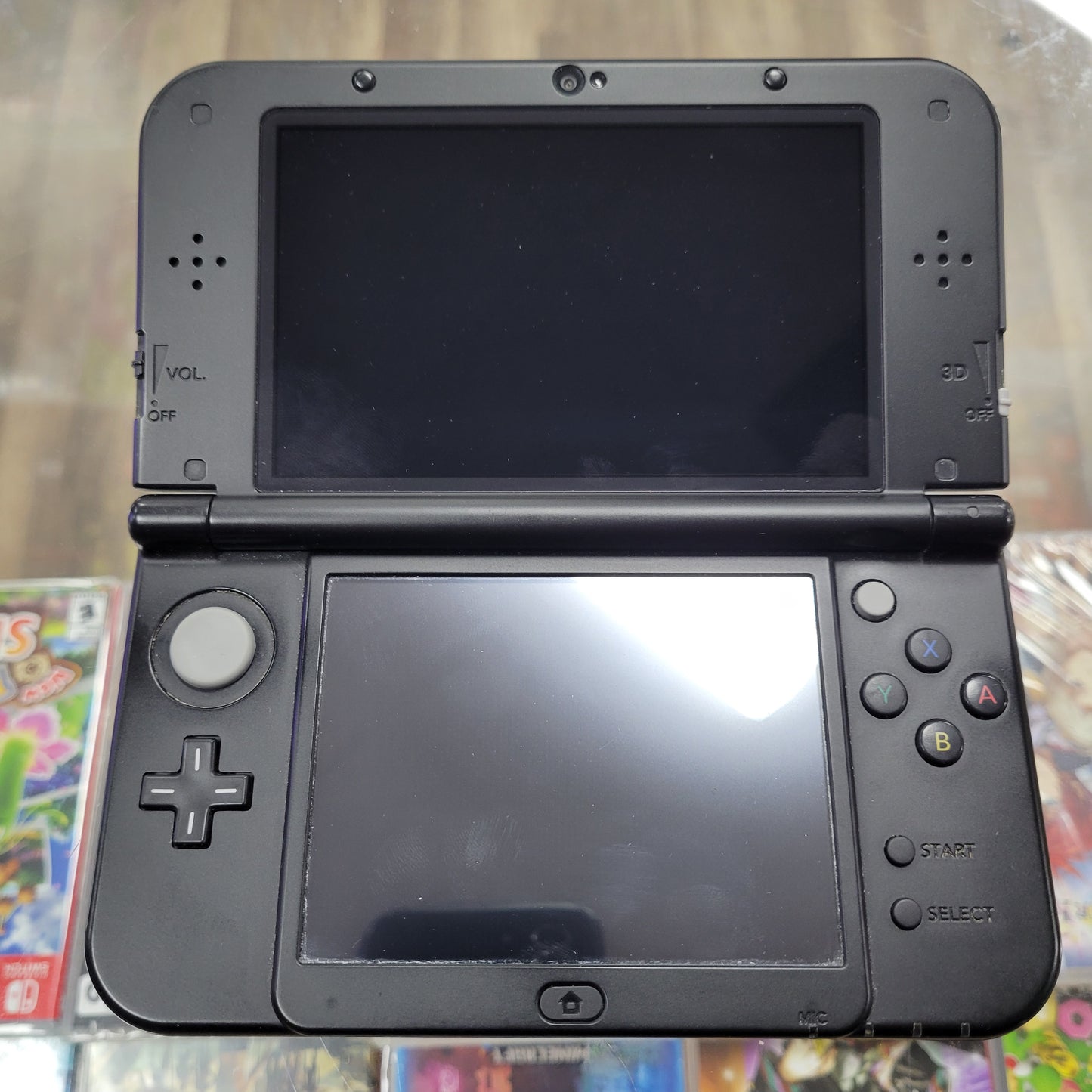 New Nintendo 3DS XL Solgaleo Lunala Black Edition