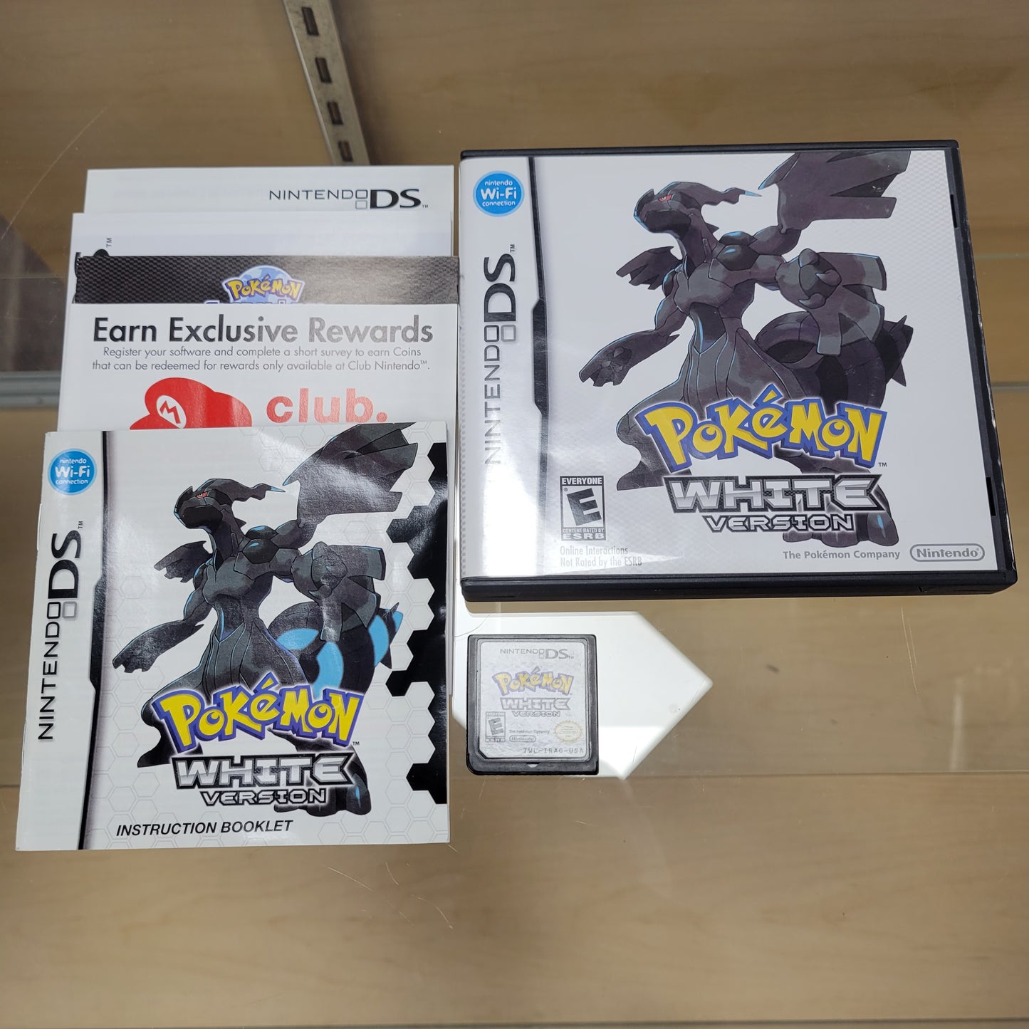 Pokémon White Version Nintendo DS