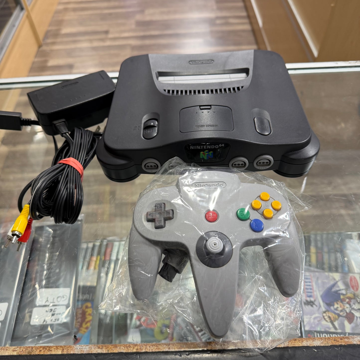 Nintendo 64 System Nintendo 64 (video power cable controller included)