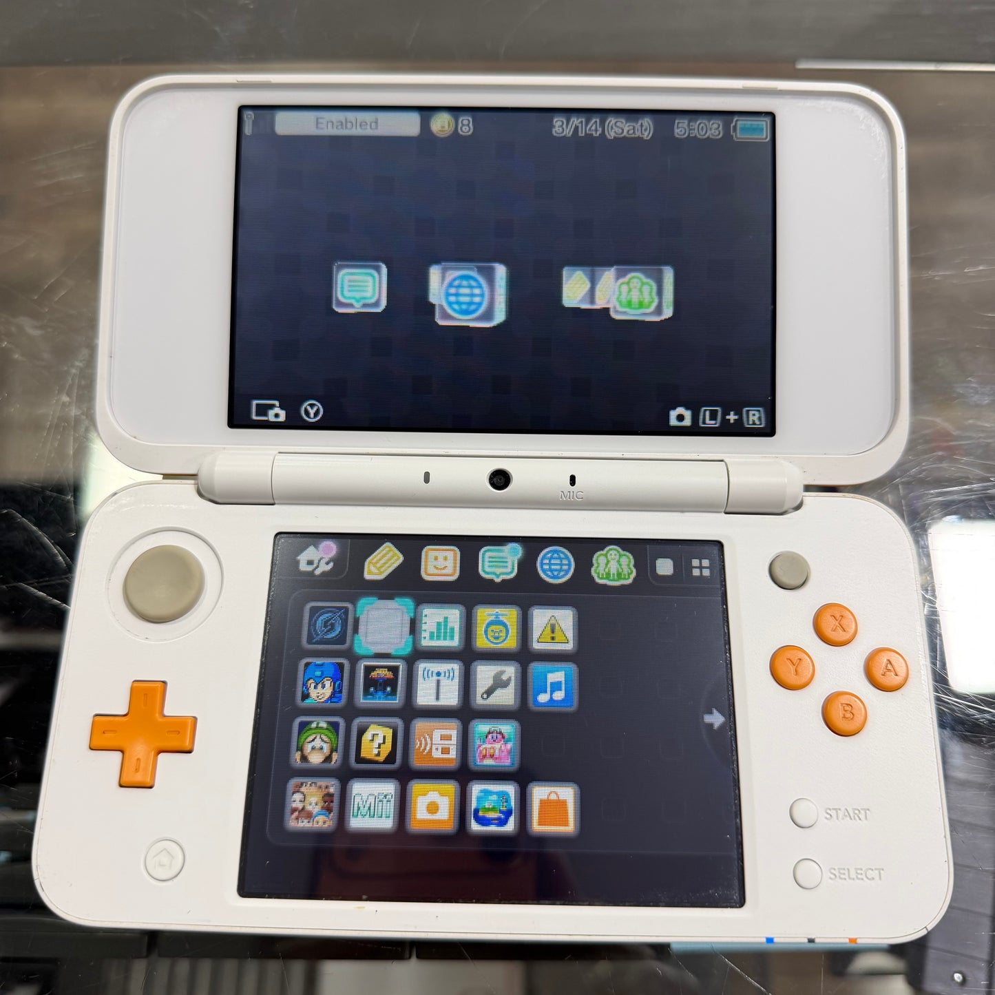 New Nintendo 2DS XL White + Orange Nintendo 3DS