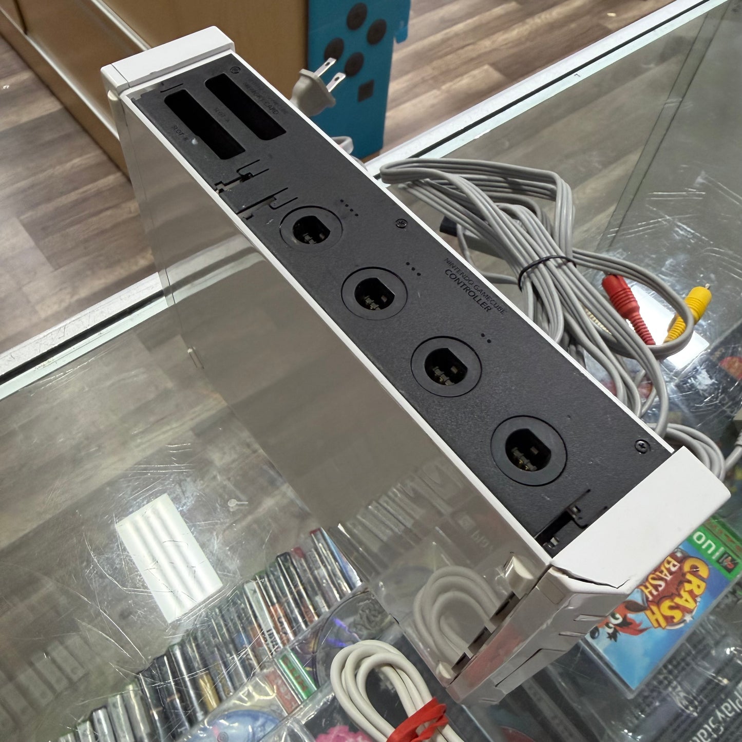 White Nintendo Wii System Wii (all cables and controllers included)