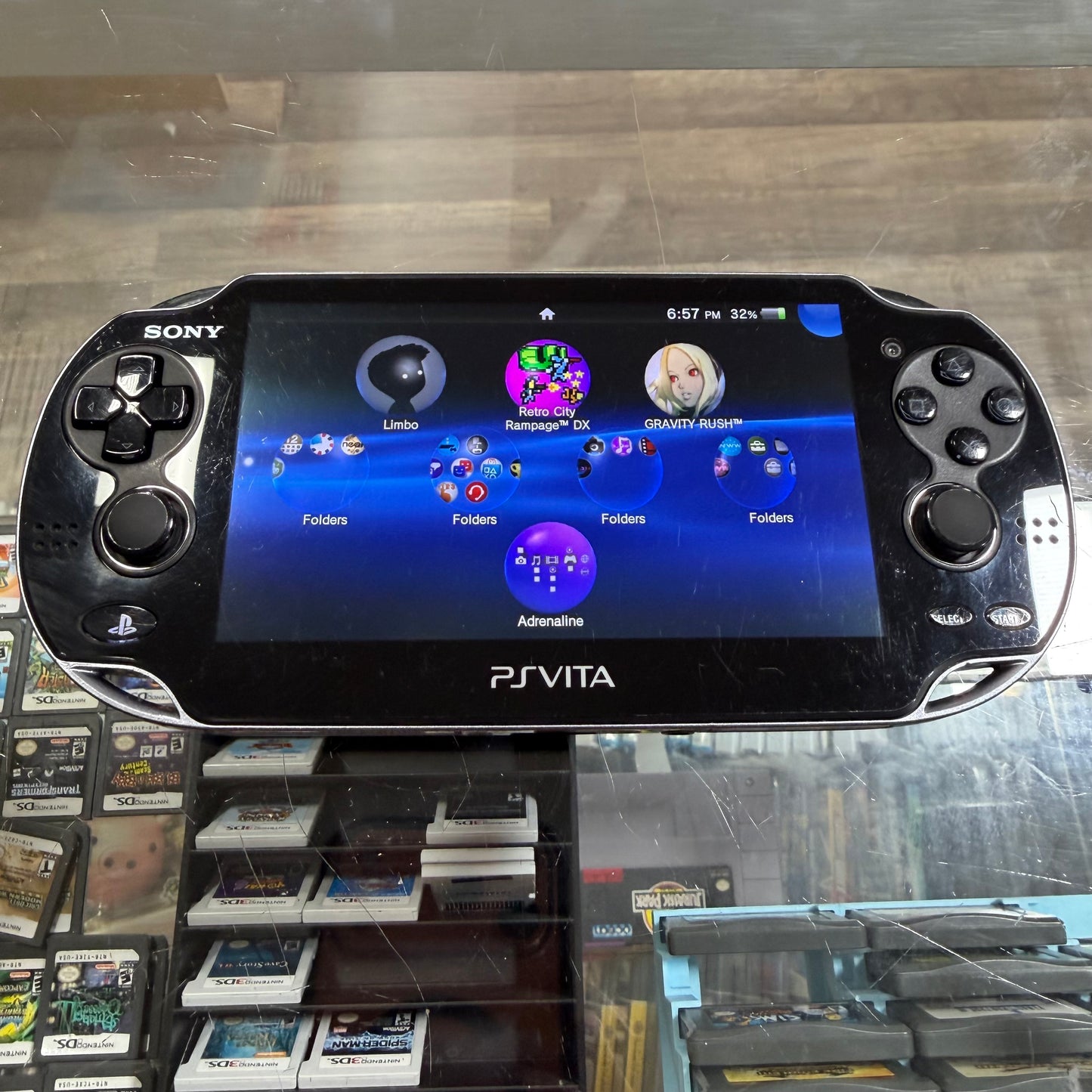 PlayStation Vita WiFi Edition Playstation Vita (1000 Model) (Charger included)