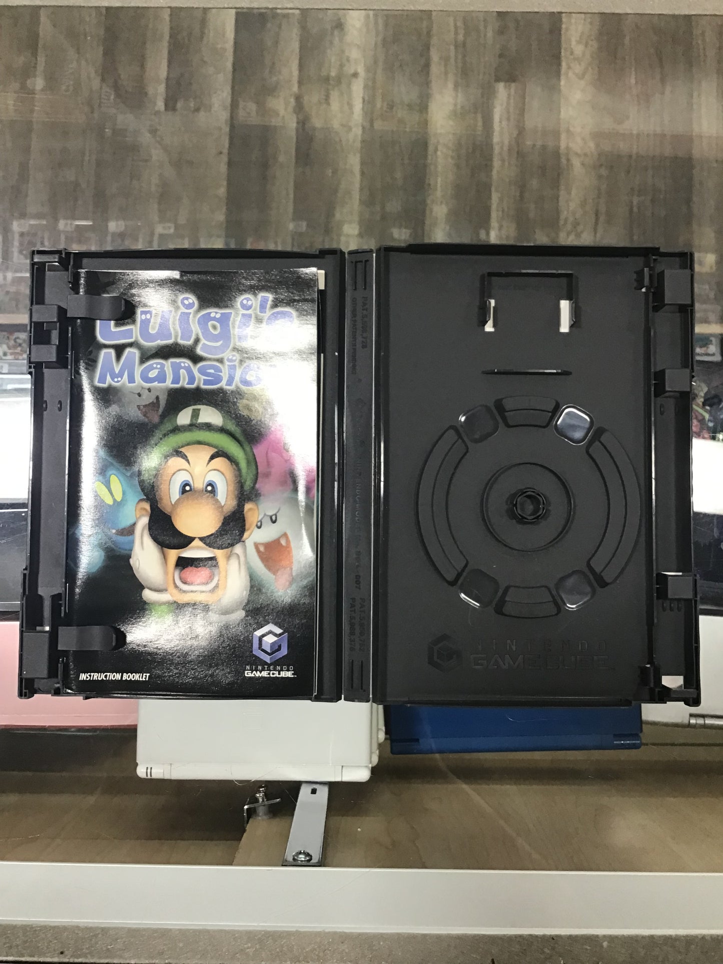 Luigi’s Mansion Player’s Choice Nintendo GameCube Case and Manual ONLY