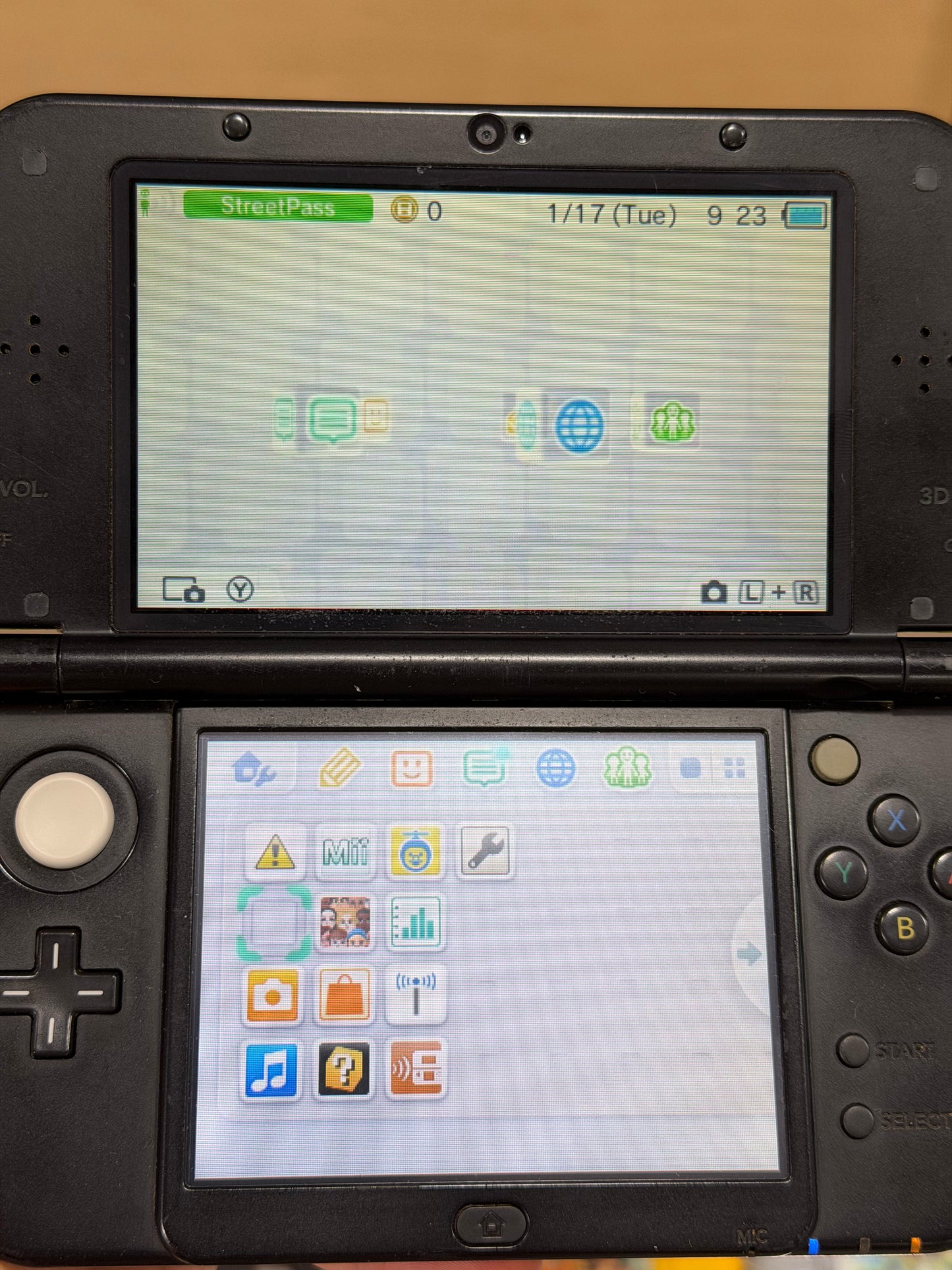 Lime Green New Nintendo 3DS XL Handheld System With Charger (Region Free)(JAPANESE TO US)