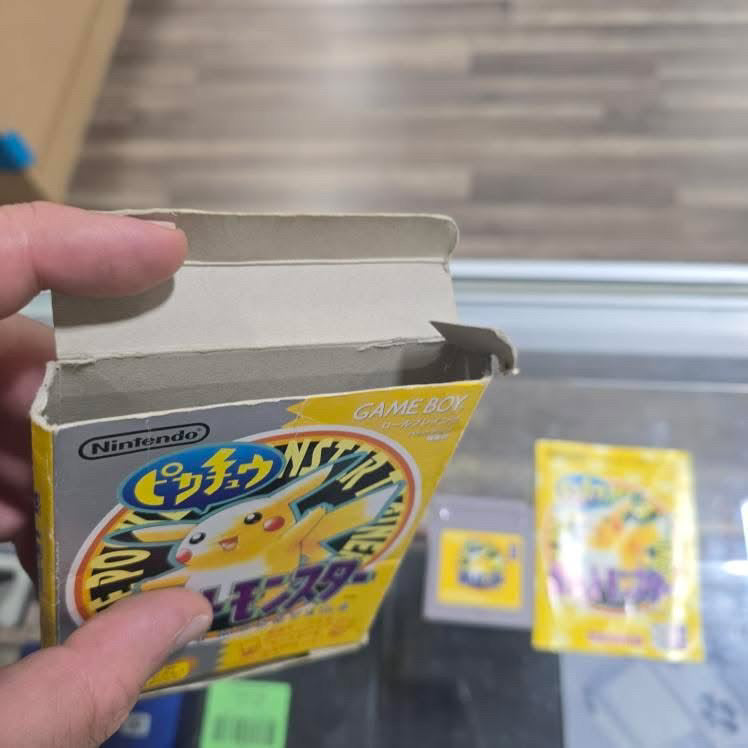 Pokémon Yellow Gameboy Authentic Japanese New Battery with Box and Manual