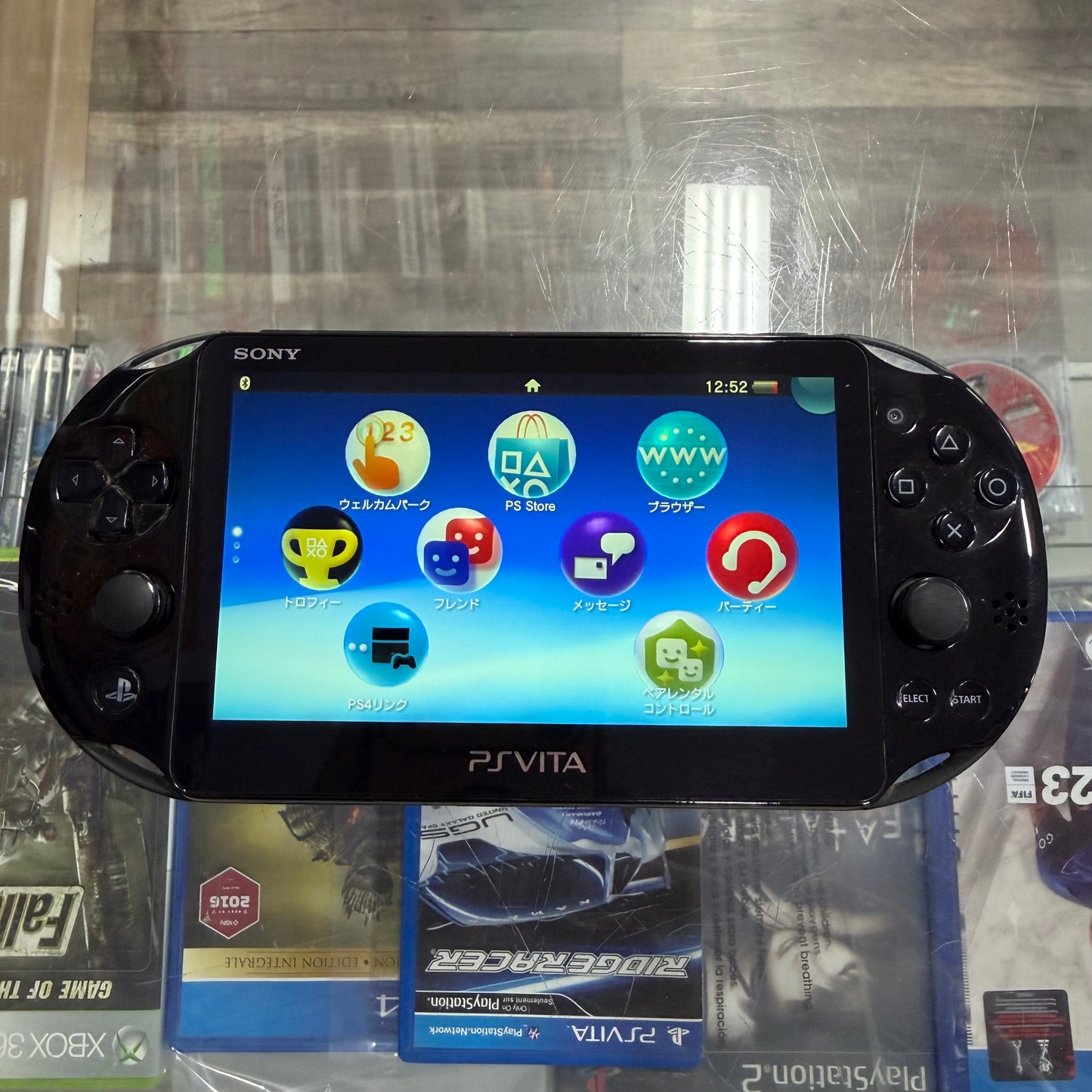 Black Playstation Vita 2000 Handheld System with Charger (JP) (Region Free)