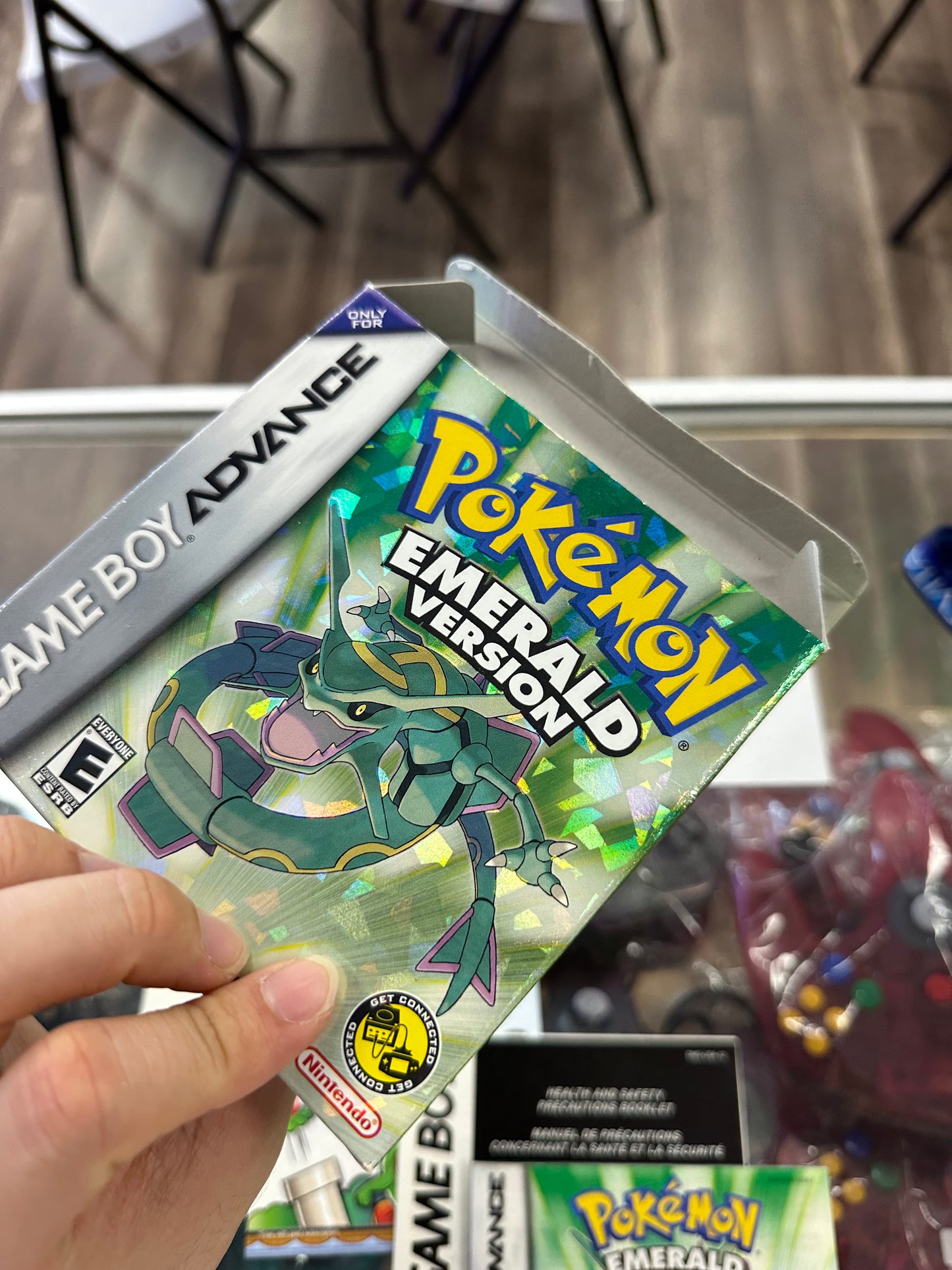 Pokémon Emerald CIB Nintendo Gameboy Advance Nice Box and Label