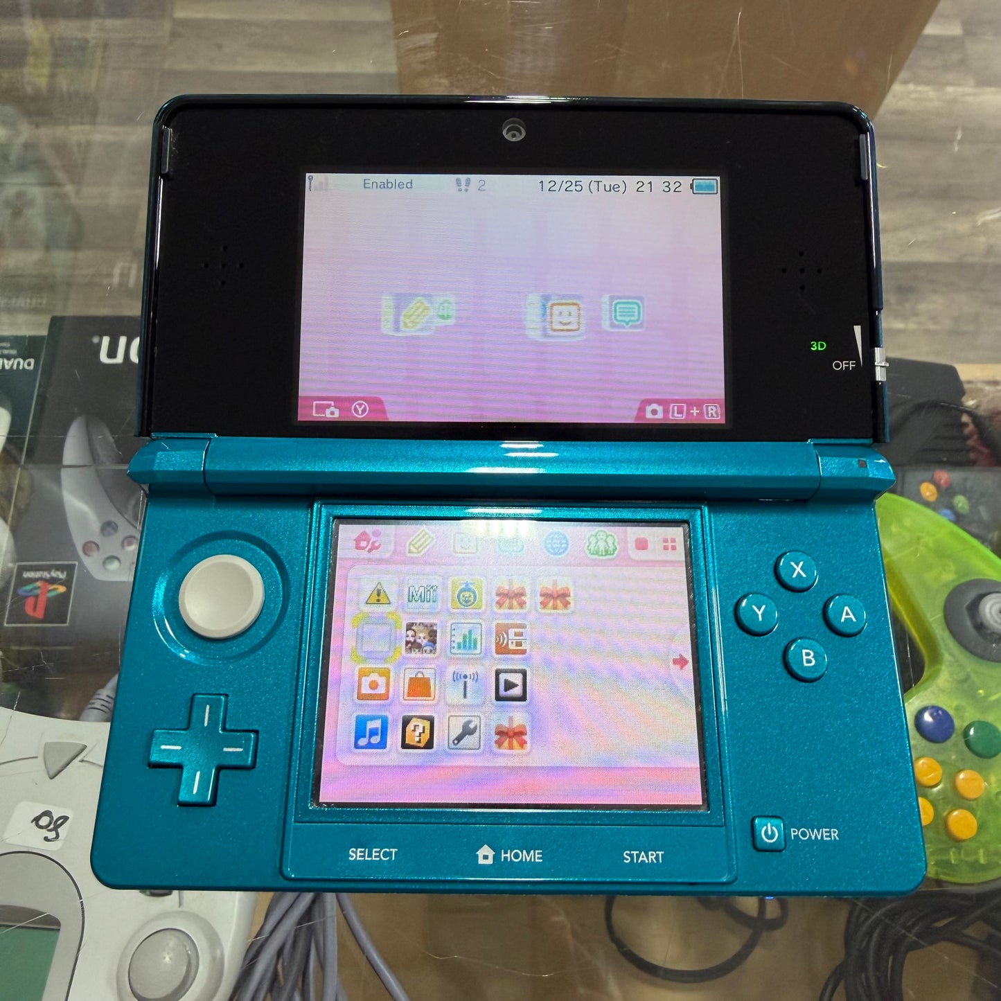 Nintendo 3DS Aqua Blue Nintendo 3DS (Charger Included) ( 9000 )
