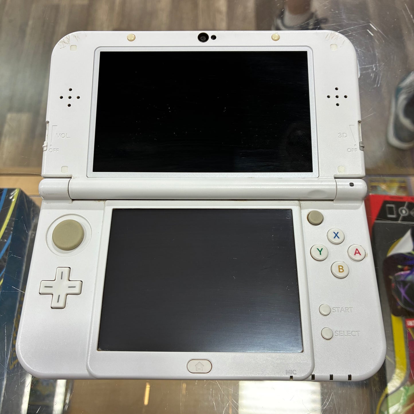 (502)(IPS Bottom Screen) New Nintendo 3DS XL Handheld System (White) w/ Charger (Region Free)(JAPANESE TO US)