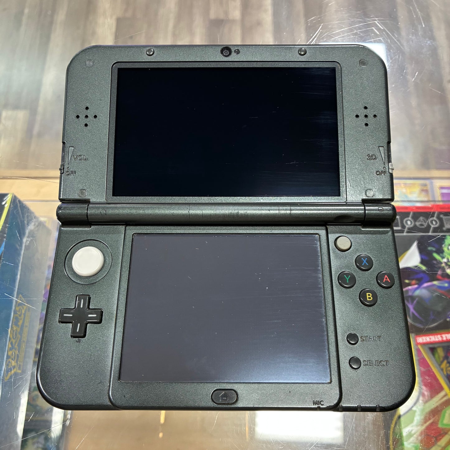 (192)(IPS Top Screen) New Nintendo 3DS XL Handheld System (Black) w/ Charger (Region Free)(JAPANESE TO US)