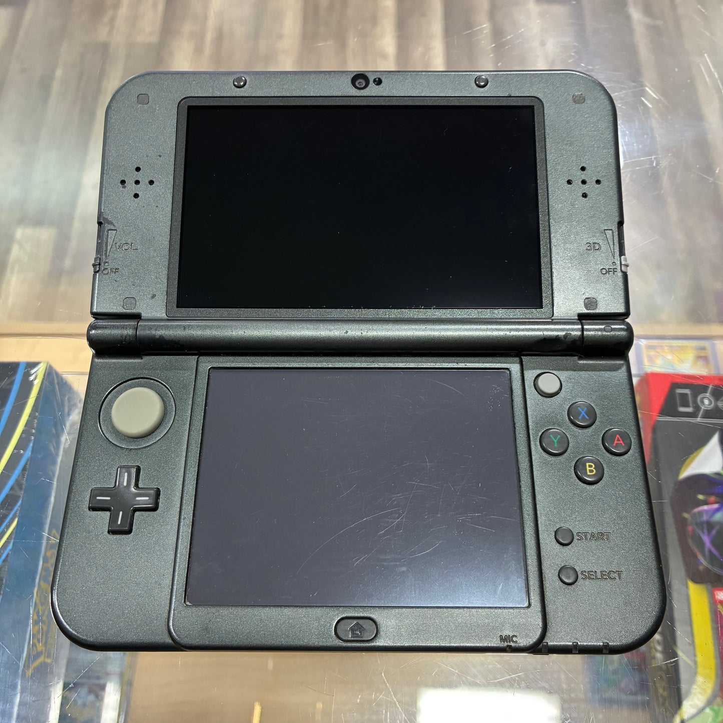 (726) New Nintendo 3DS XL Handheld System (Black) w/ Charger (Region Free)(JAPANESE TO US)