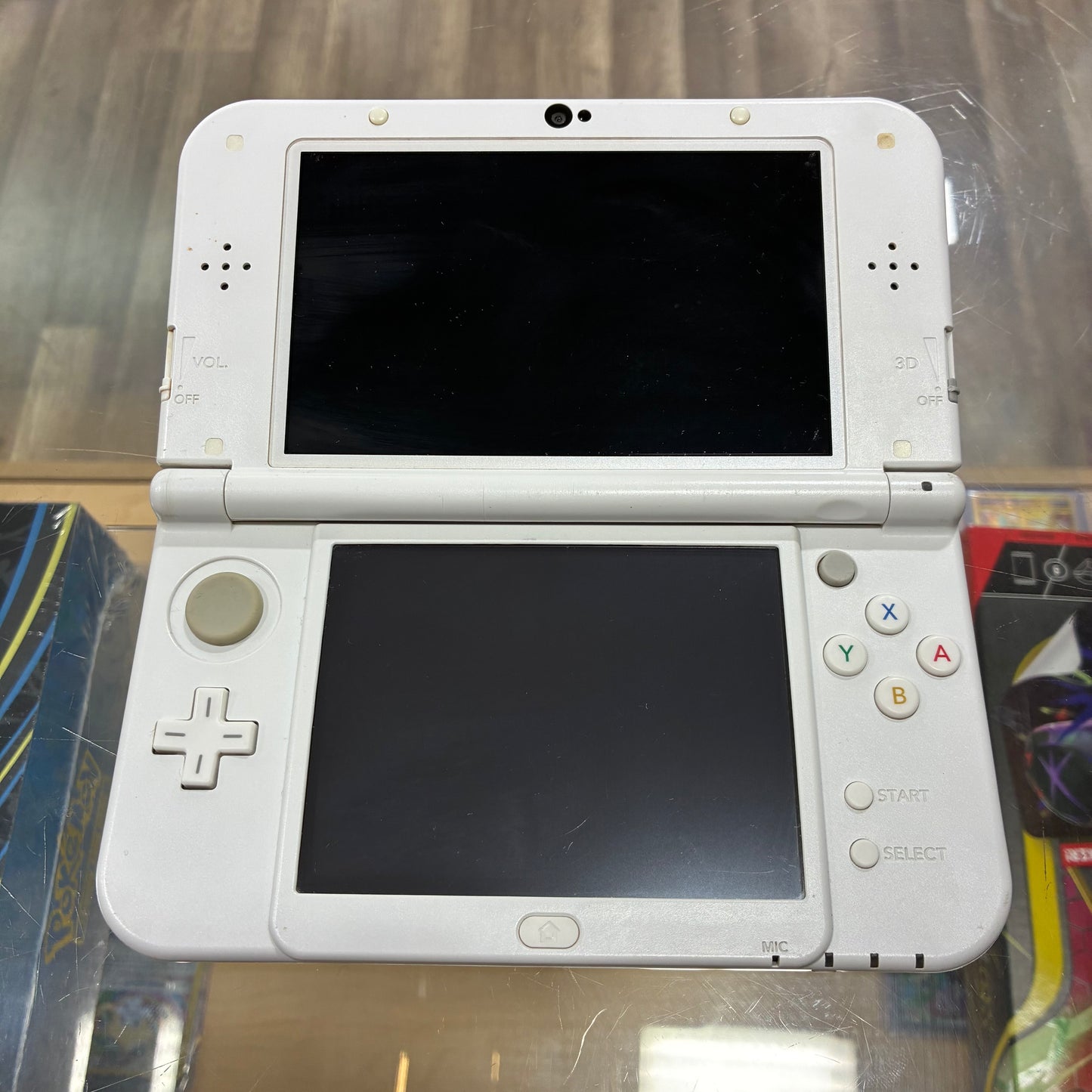 (396)(IPS Bottom Screen) New Nintendo 3DS XL Handheld System (White) w/ Charger (Region Free)(JAPANESE TO US)
