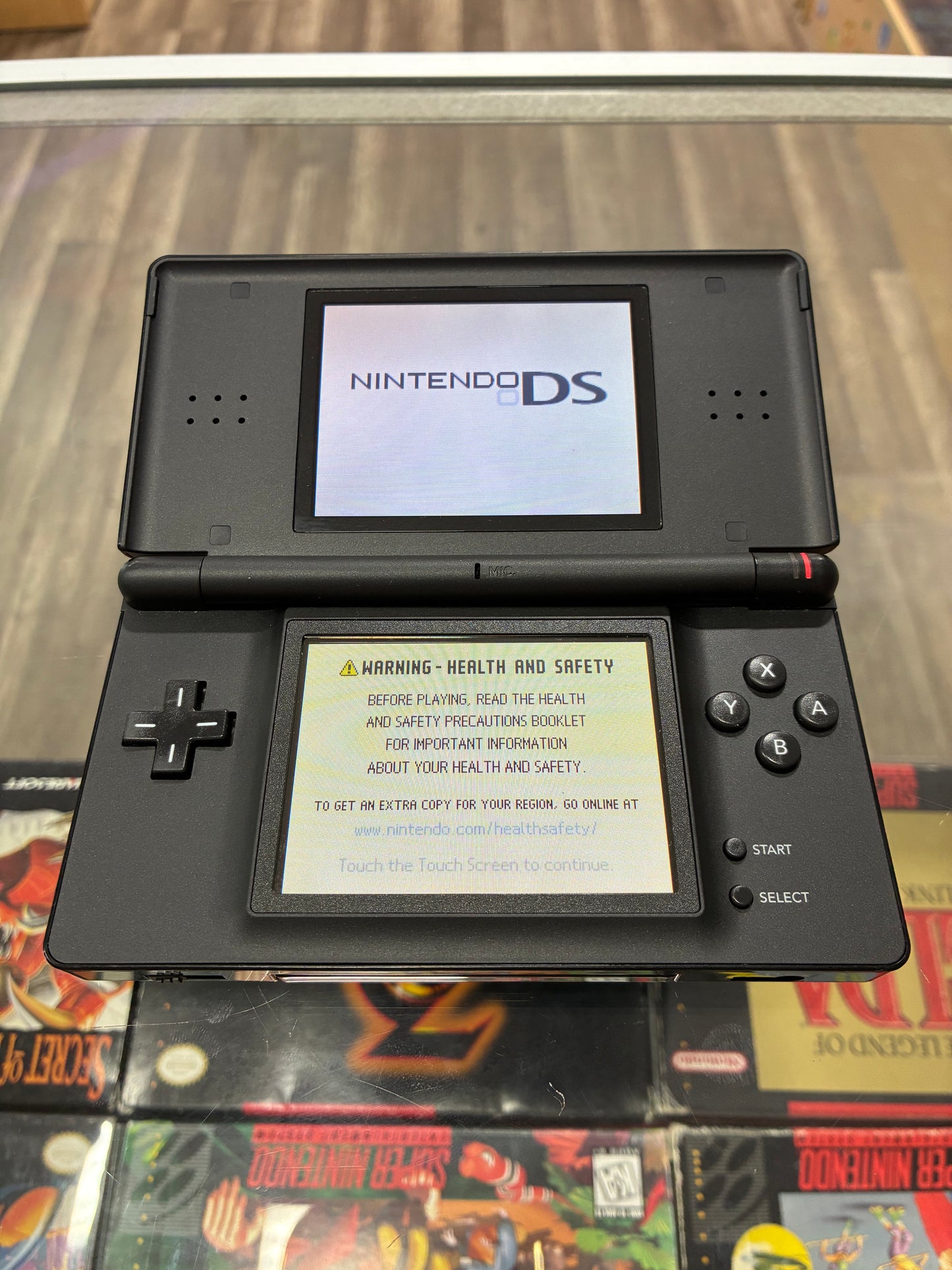 Nintendo DS Lite Handheld System (Black) w/ Charger