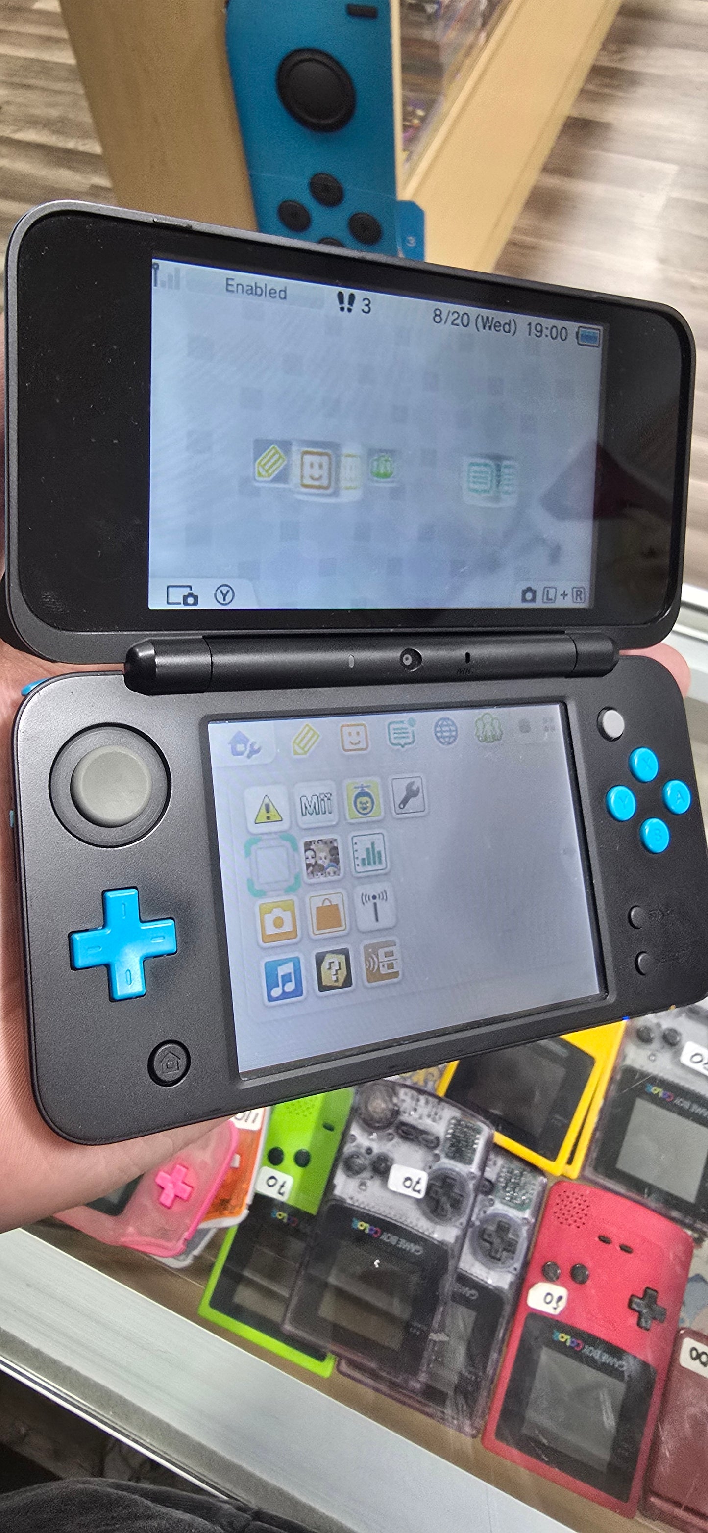New Nintendo 2DS XL Black + Turquoise Nintendo 3DS Handheld System with Charger
