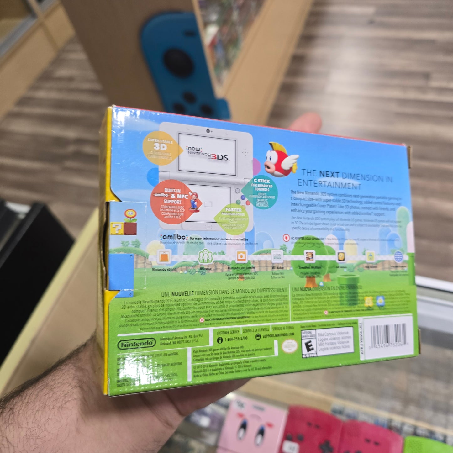 New Nintendo 3DS Super Mario White Edition Nintendo 3DS Handheld System with Charger and Box