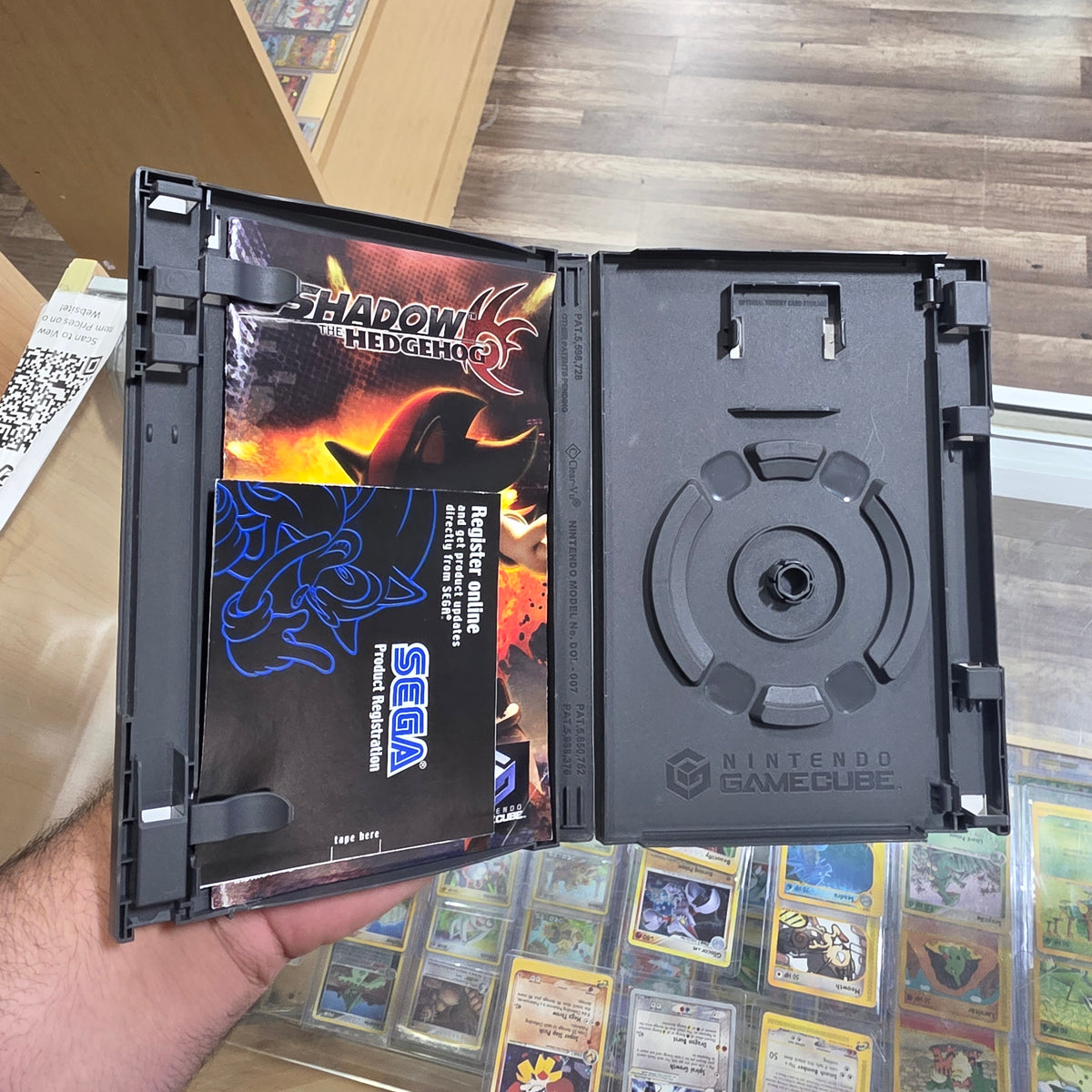 Shadow the Hedgehog (COVER ART and Manual ONLY) Nintendo GameCube