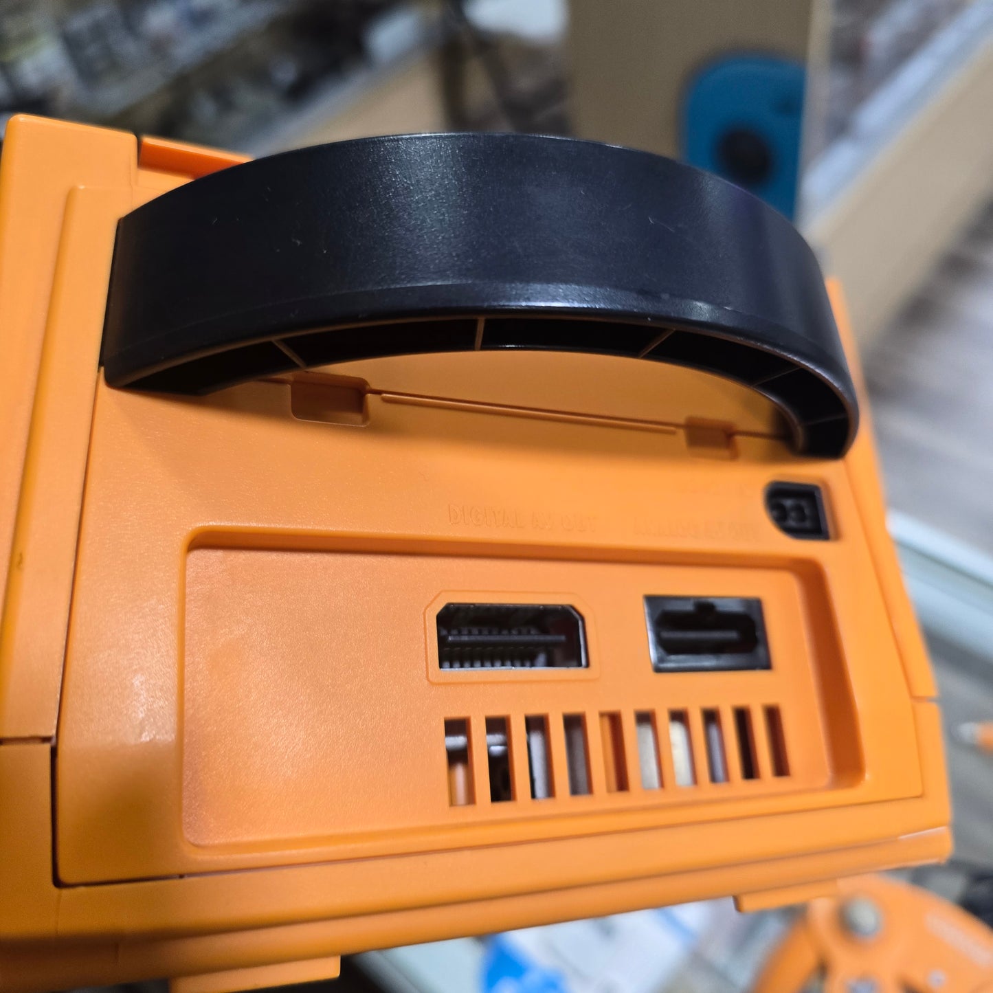 Spice Orange Nintendo Gamecube System with all Wires and one Matching Controller