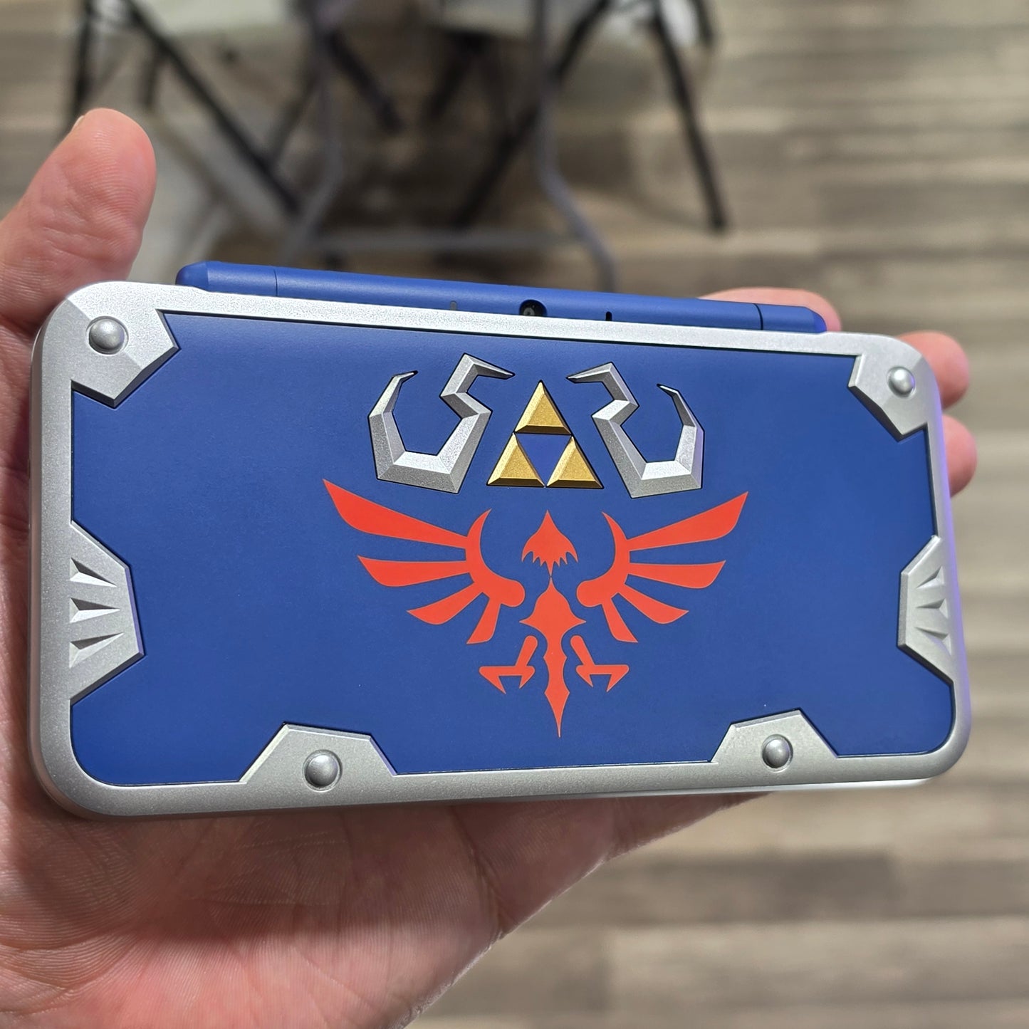New Nintendo 2DS XL Hylian Shield Edition Nintendo 3DS with Charger (Great Condition)