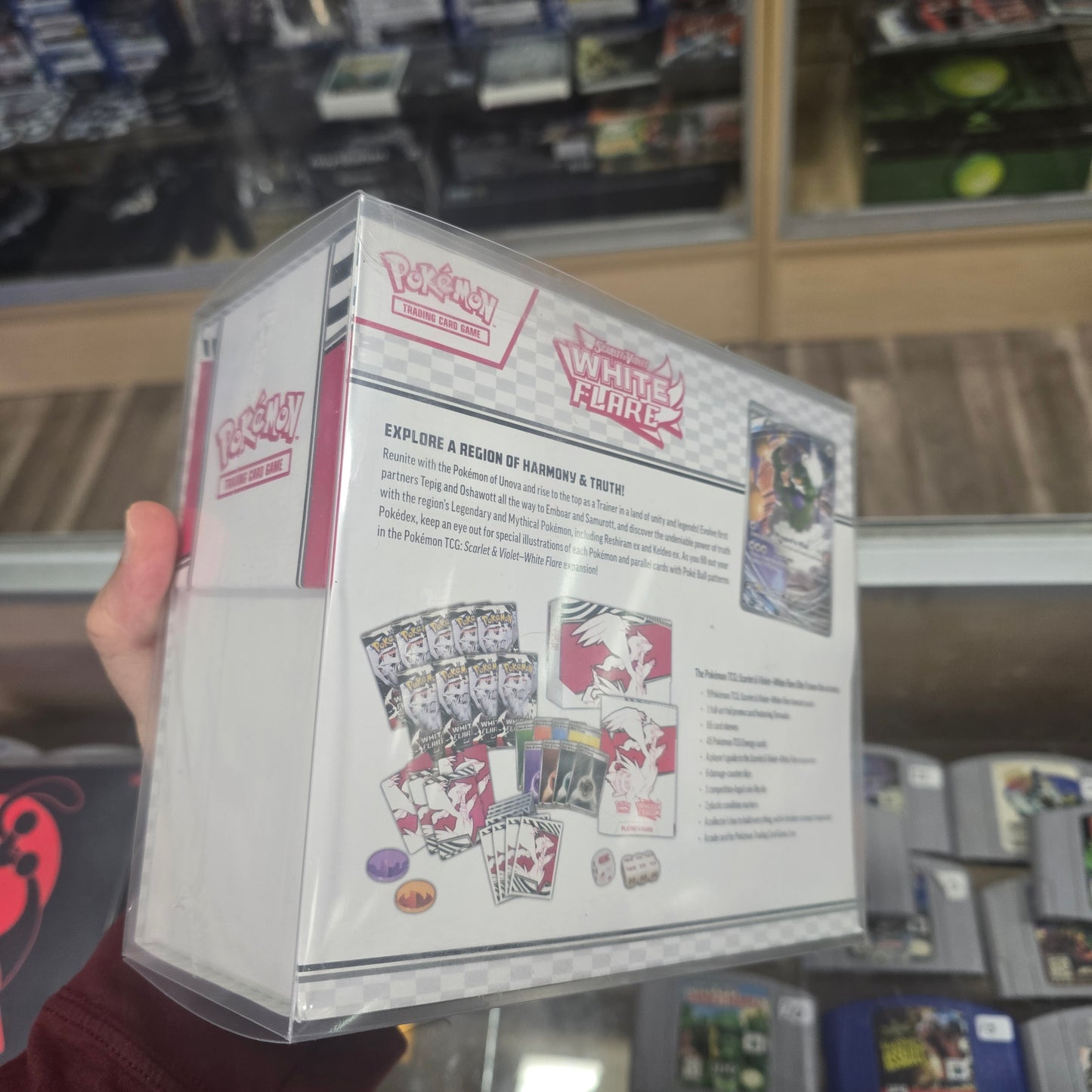 White Flare Elite Trainer Box - SV: White Flare