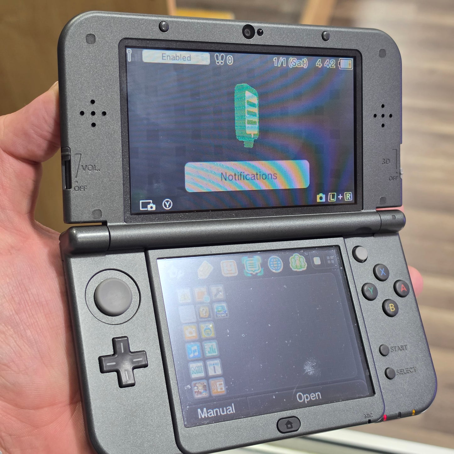 New Nintendo 3DS XL Black Nintendo 3DS Handheld System (Charger included)