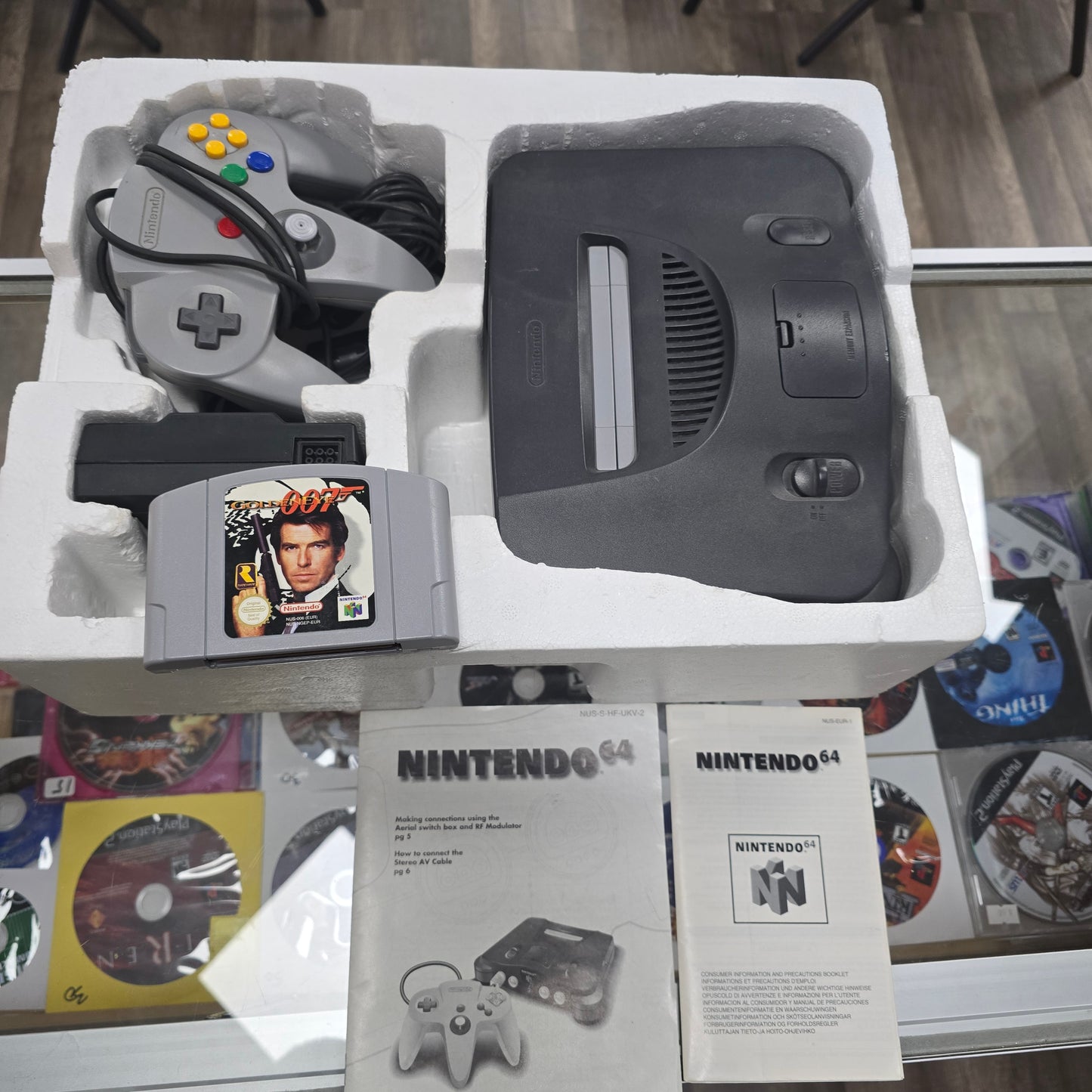 Nintendo 64 Console 007 Goldeneye Boxed Edition with Game (PAL BOX) RARE!