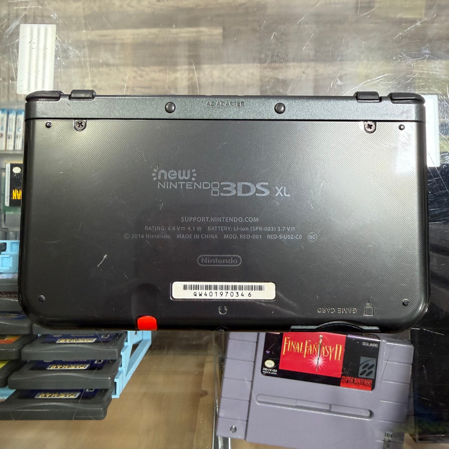 New Nintendo 3DS XL Black Nintendo 3DS (Top IPS) (Charger included) 64gb
