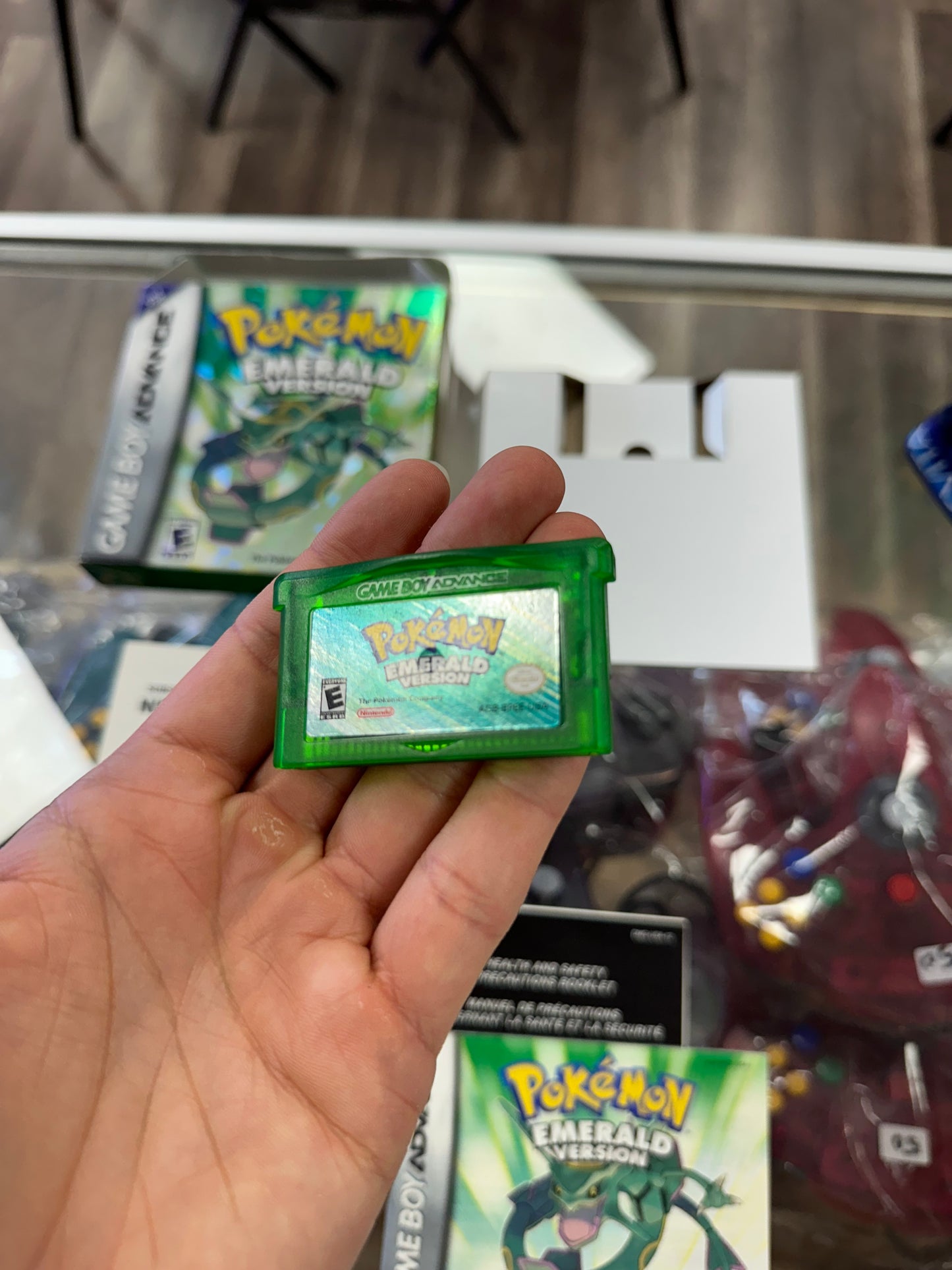 Pokémon Emerald CIB Nintendo Gameboy Advance Nice Box and Label