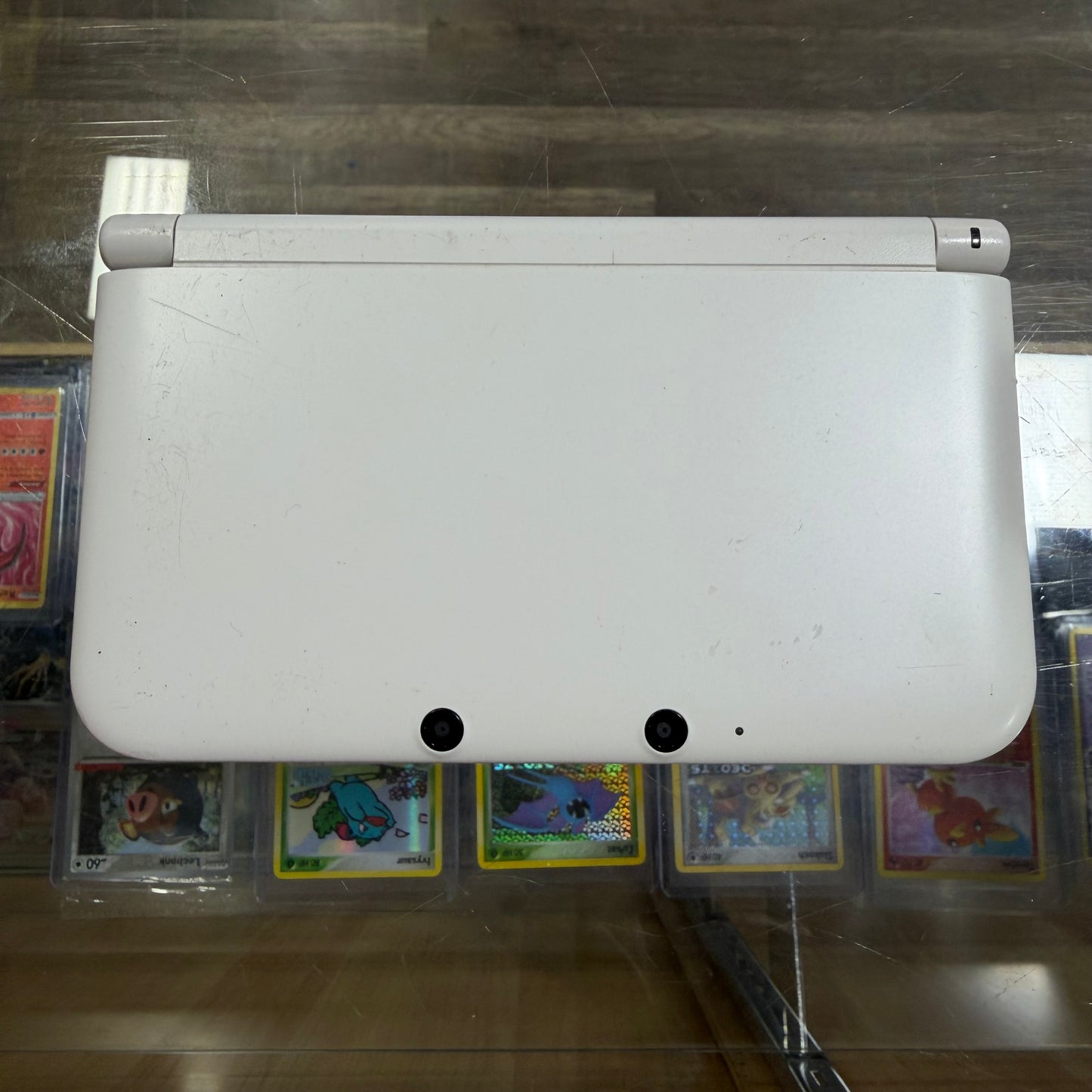White Nintendo 3DS XL Handheld System :P ( 780 ) (Charger Included)