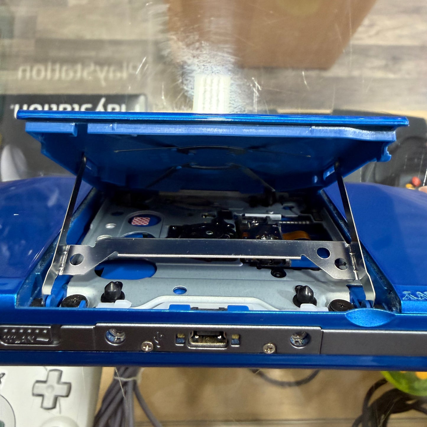 PSP 3000 Vibrant Blue JP PSP (Doesn’t Read UMD) (Pre Installed Games) (Charger included)