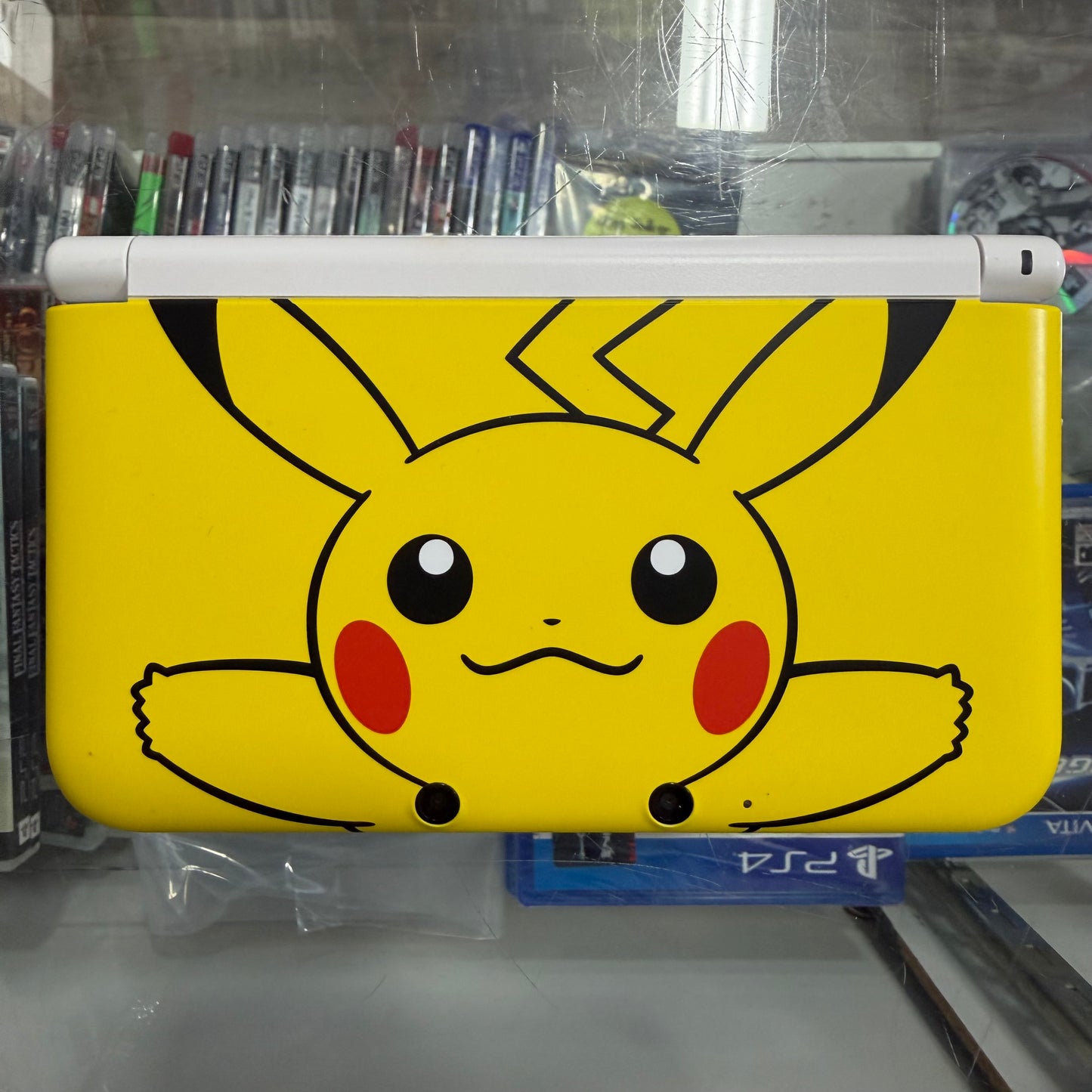 Nintendo 3DS XL Pikachu Yellow Nintendo 3DS