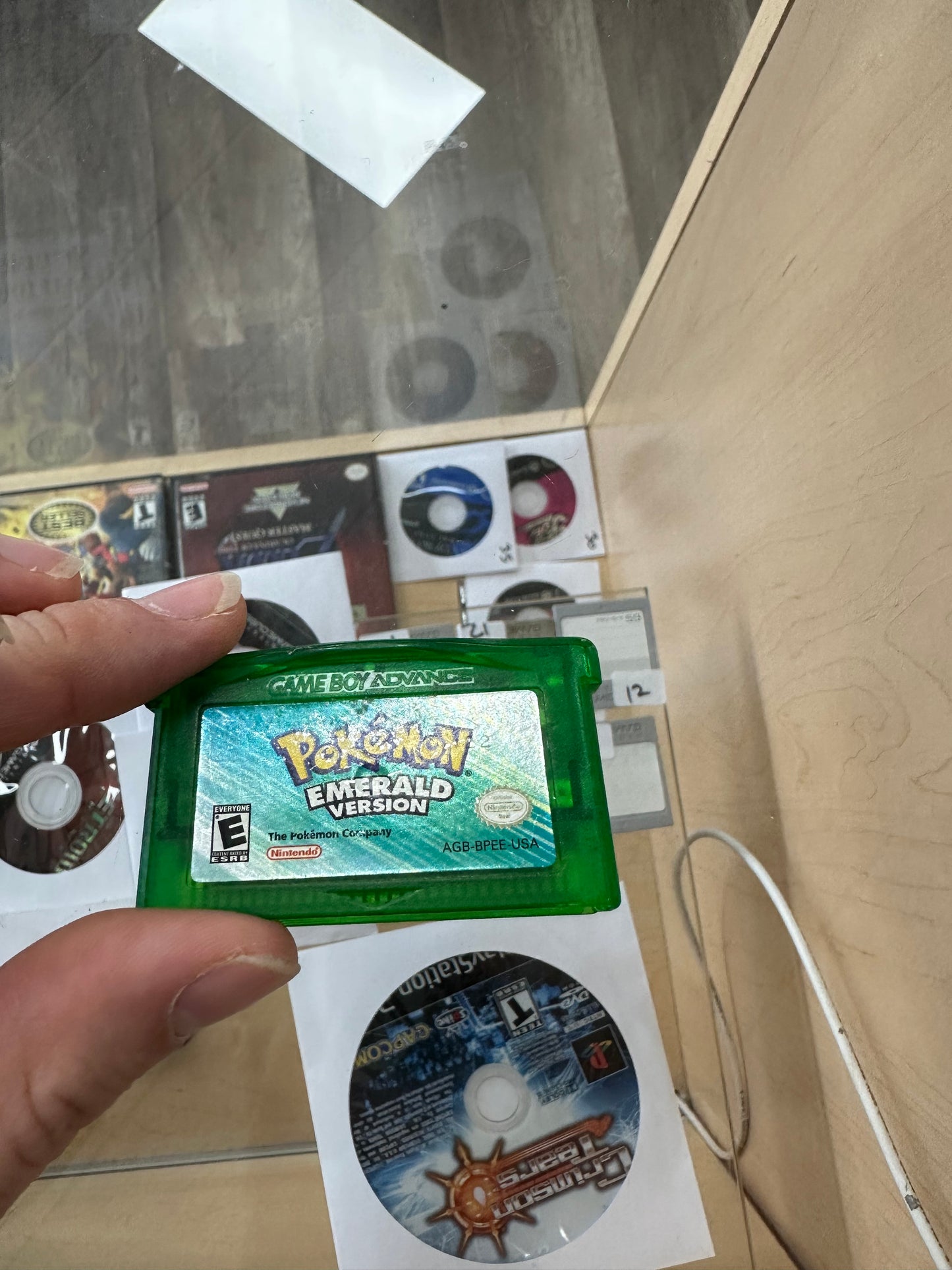 Pokémon Emerald Nintendo Gameboy Advance Authentic