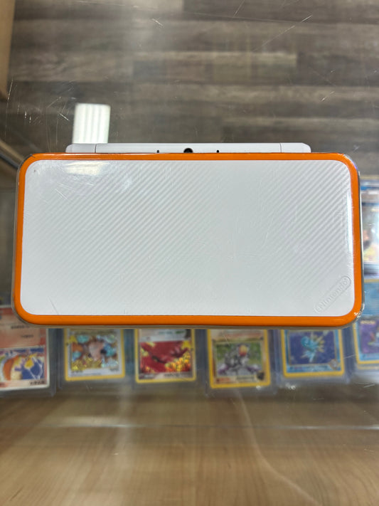 New Nintendo 2DS XL White + Orange Nintendo with Charger (586)