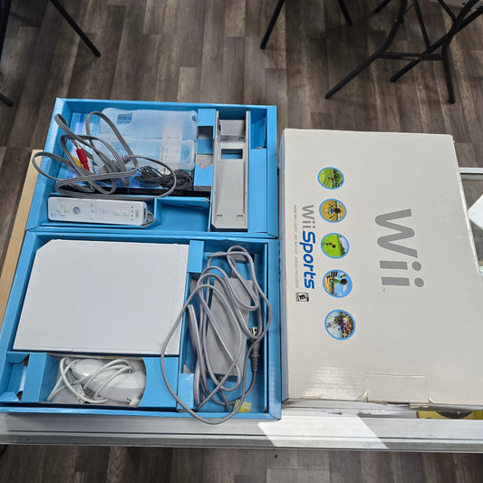 Nintendo Wii System CIB (GameCube Compatible)