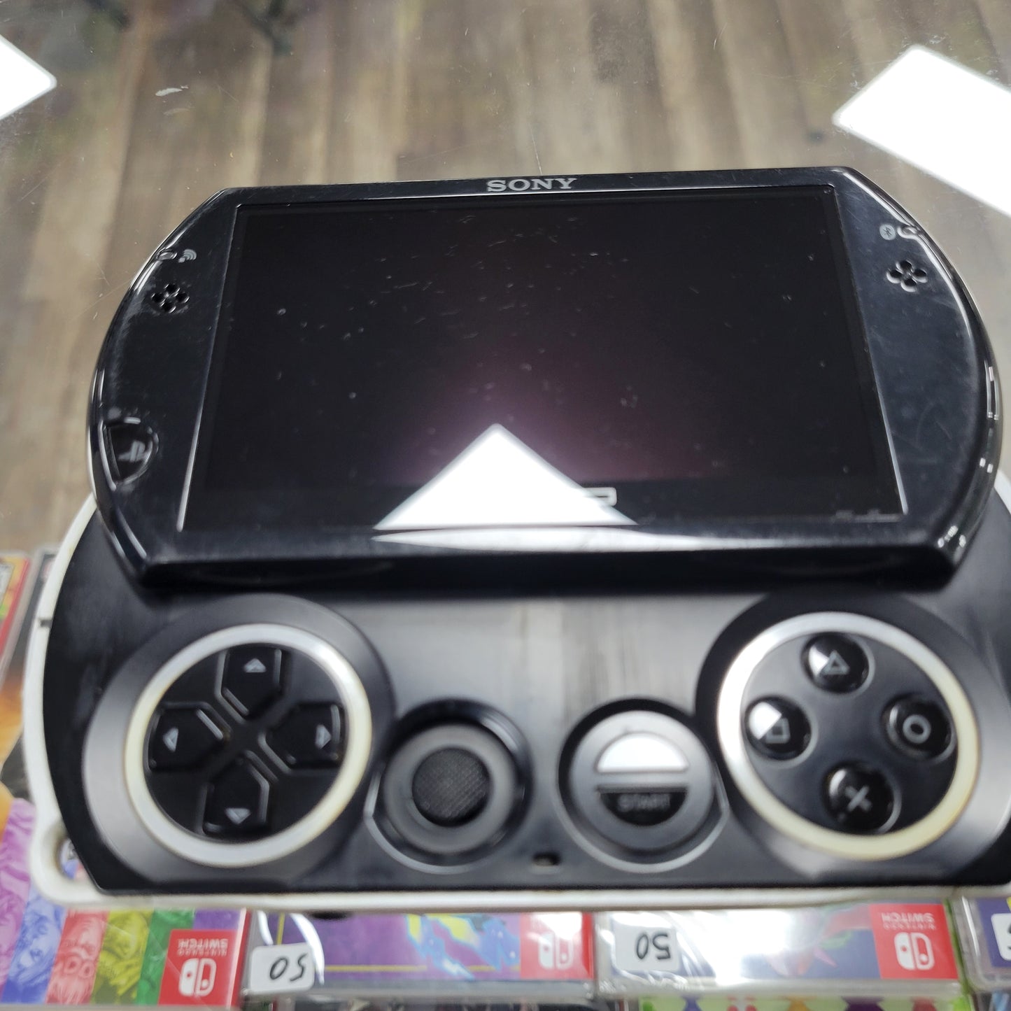 Sony PSP GO Handheld System in Box with Chager