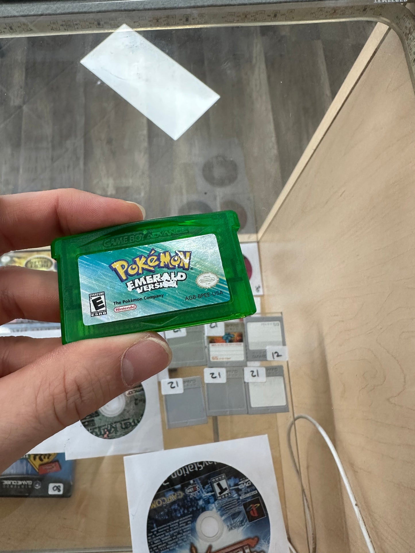 Pokémon Emerald Nintendo Gameboy Advance Authentic