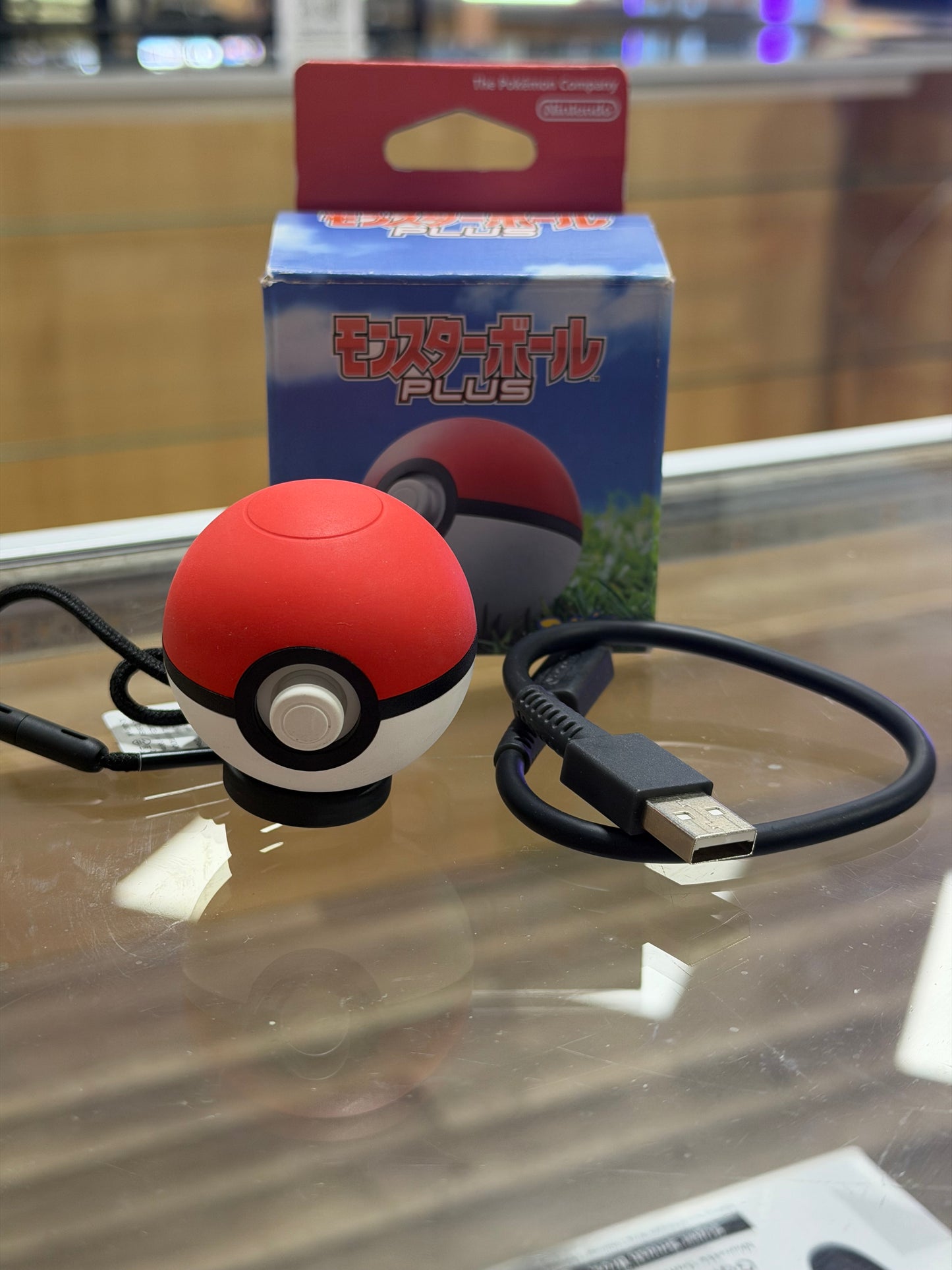 Pokeball Plus Nintendo Switch - With Mew