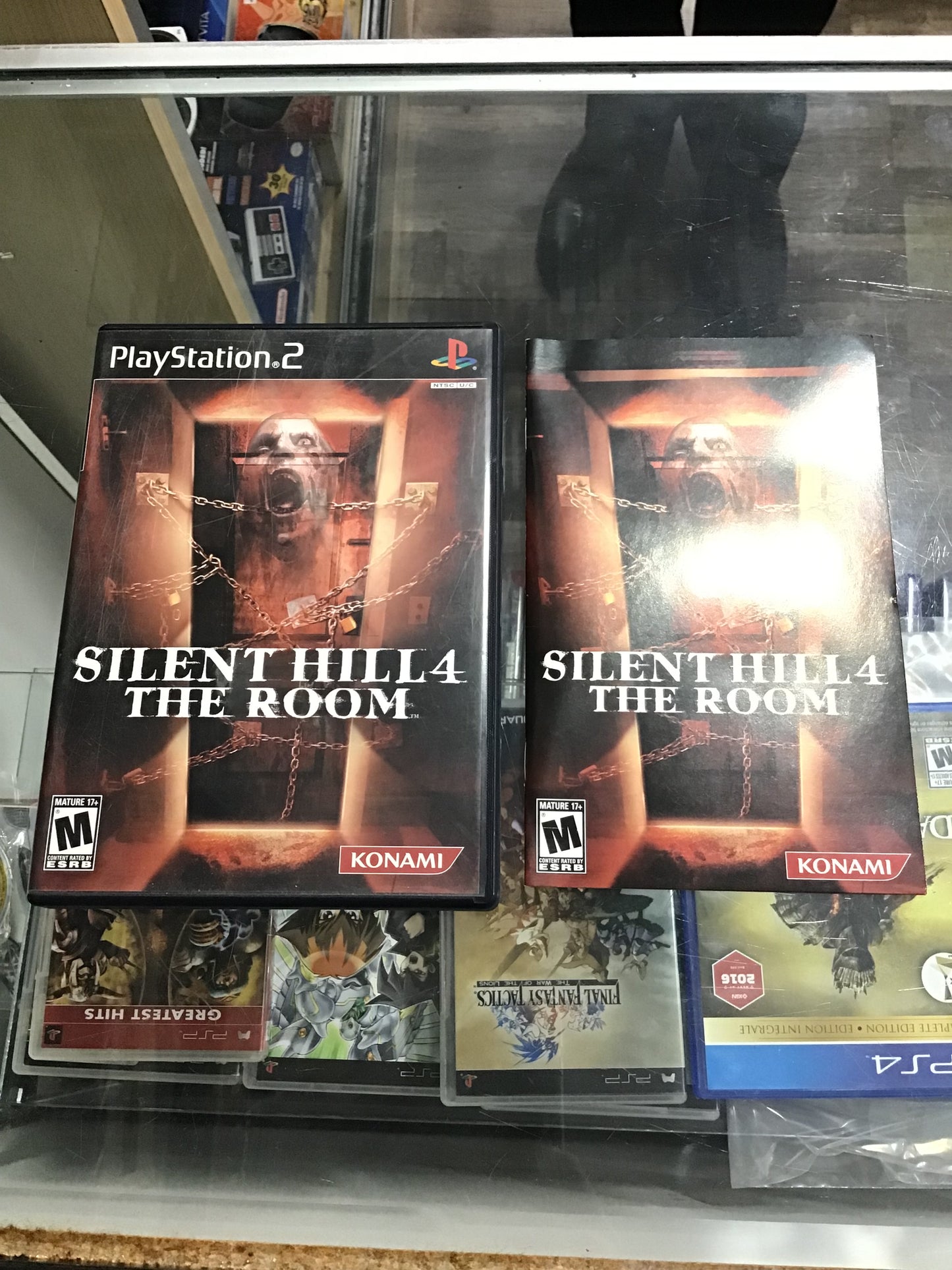 Silent Hill 4 The Room PlayStation 2 Case and Manual ONLY