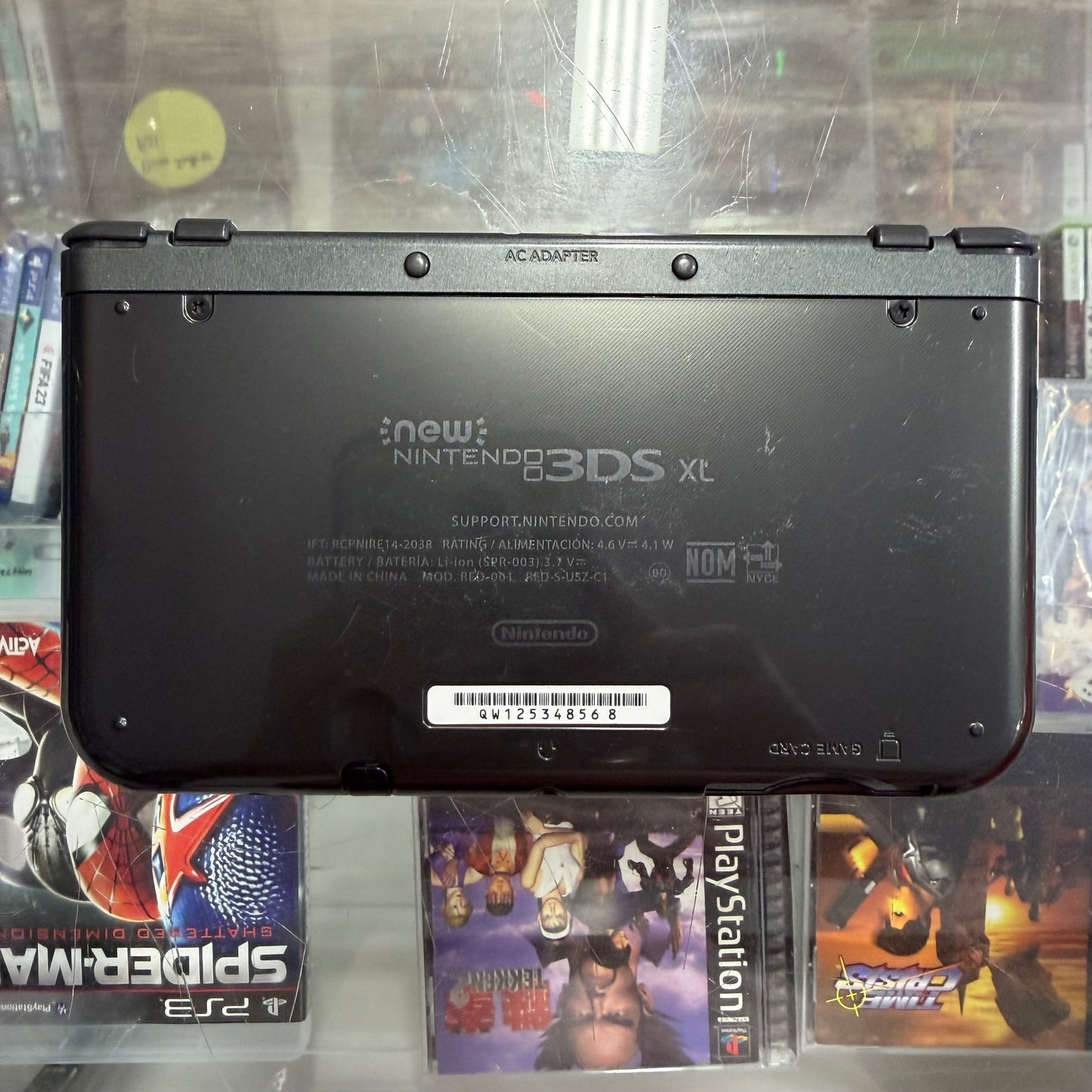 New Nintendo 3DS XL Black Nintendo 3DS (Charger included)