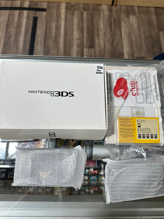 Nintendo 3DS Zelda Edition Console (Slight Yellowing on Screen)