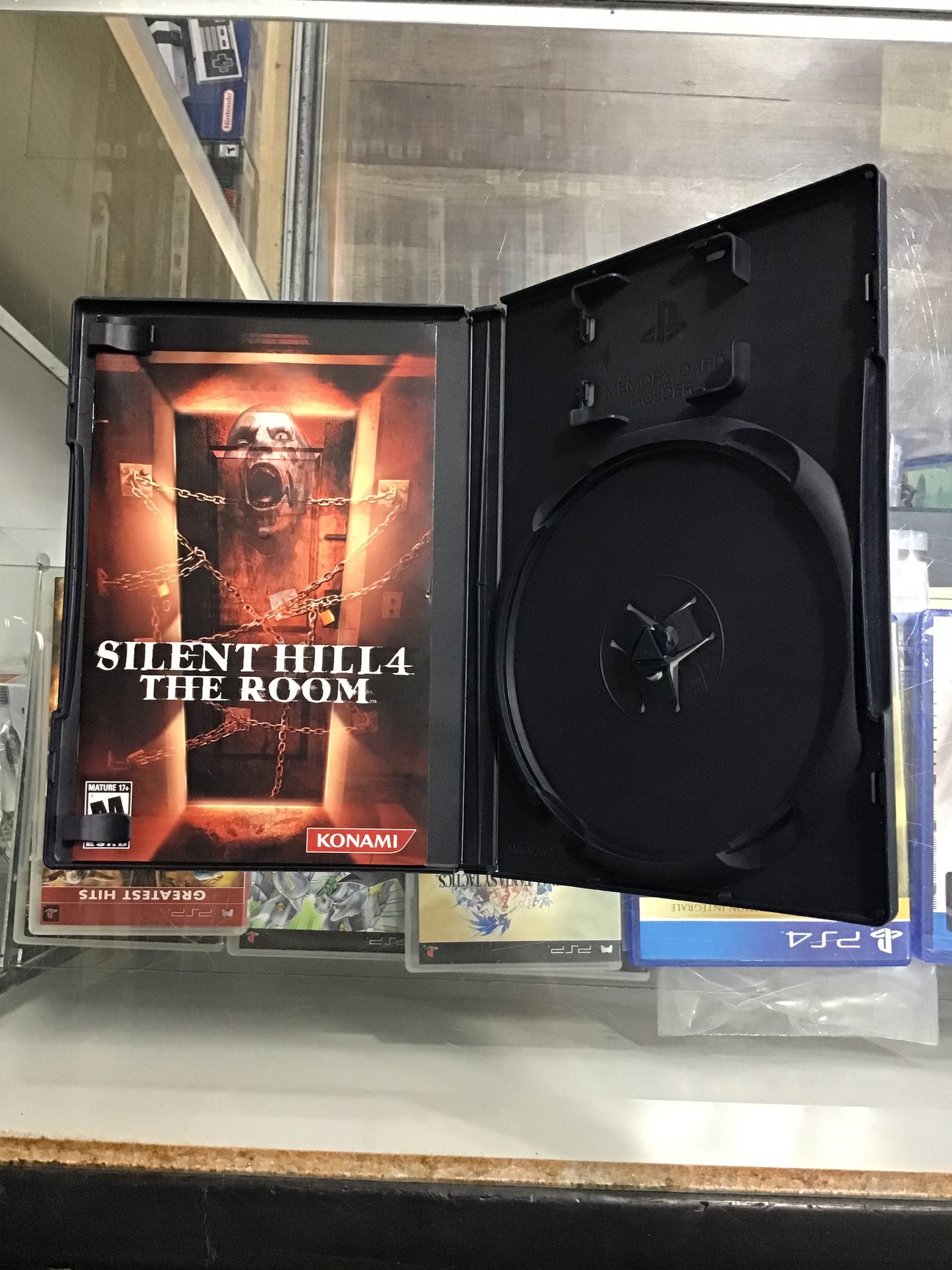 Silent Hill 4 The Room PlayStation 2 Case and Manual ONLY