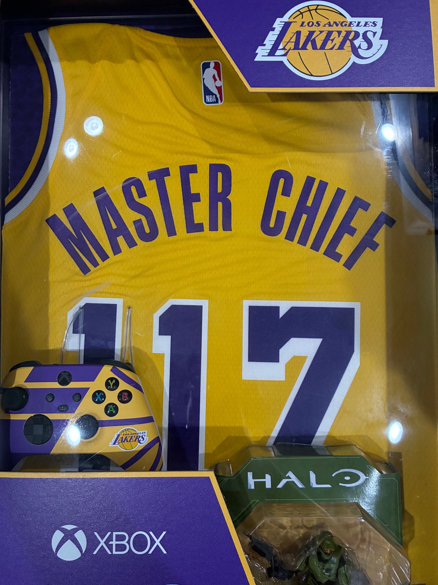 Limited Edition Los Angeles Lakers Master Chief 117 Halo Infinite Bundle - Size XL (2021)