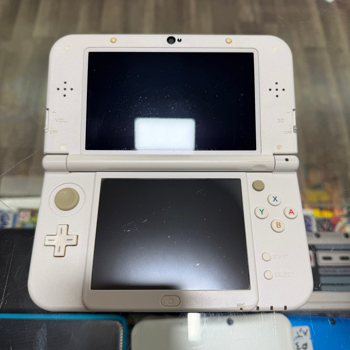 White New Nintendo 3DS XL Handheld System With Charger (Region Free)(JAPANESE TO US) ( A , 30 )