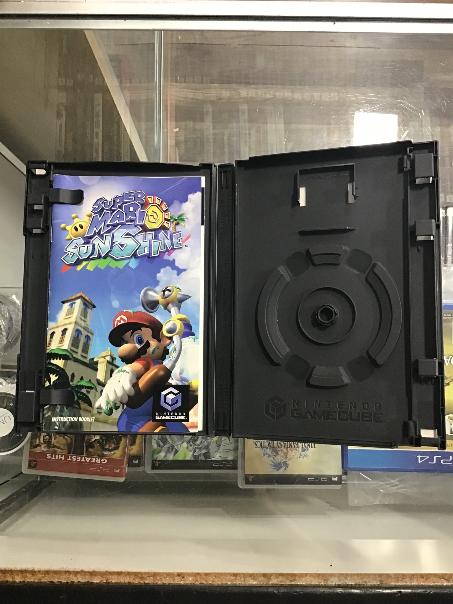 Super Mario Sunshine Nintendo GameCube Case and Manual ONLY