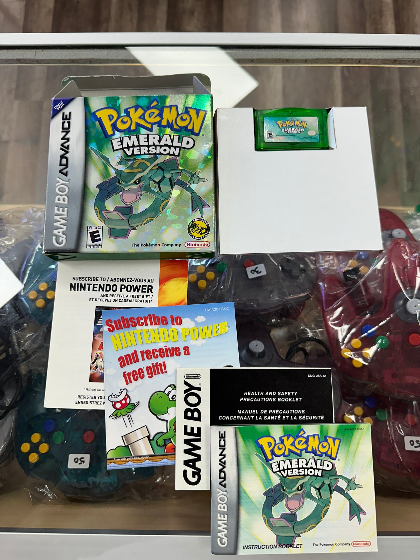 Pokémon Emerald CIB Nintendo Gameboy Advance Nice Box and Label