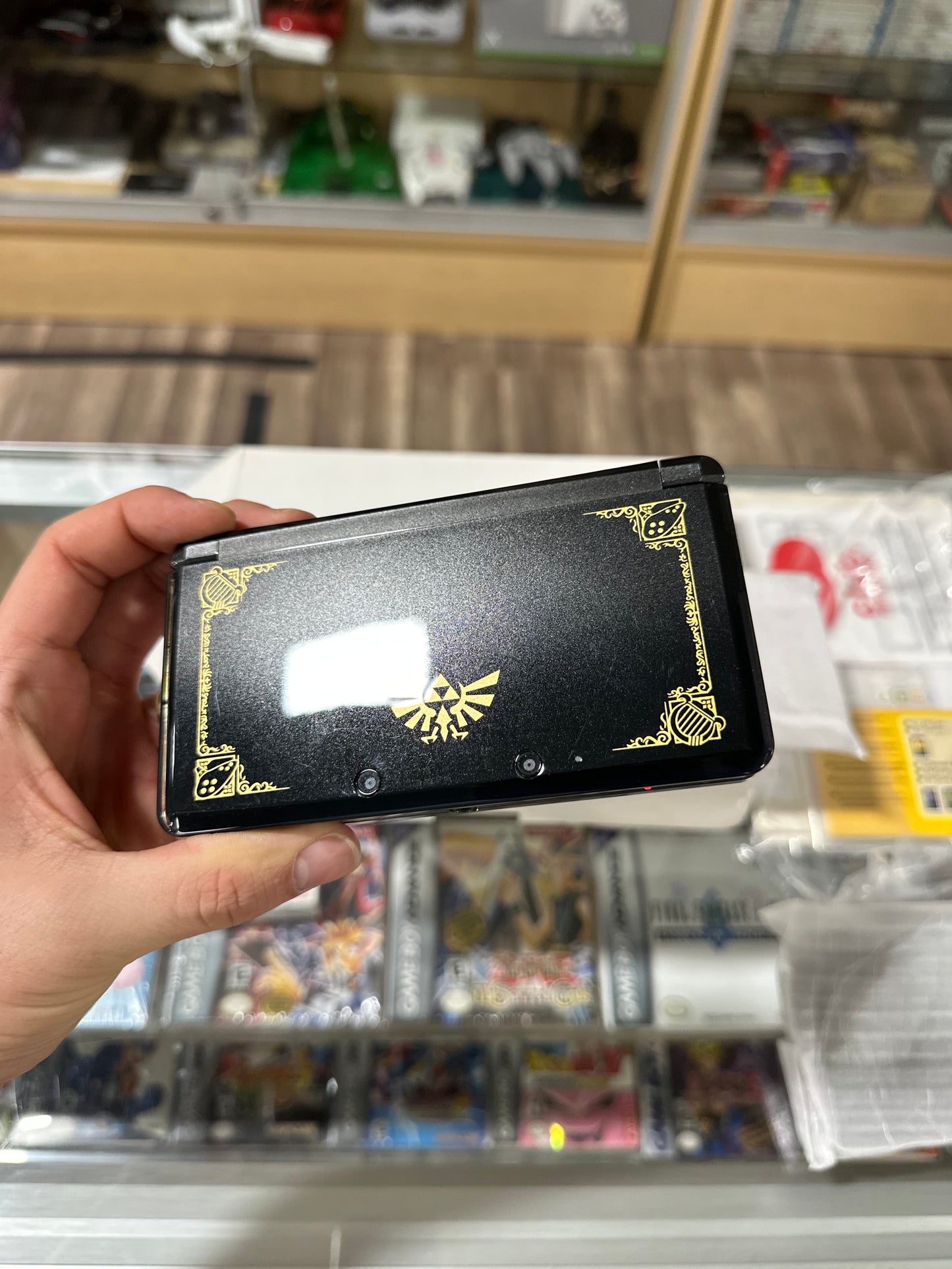 Nintendo 3DS Zelda Edition Console (Slight Yellowing on Screen)