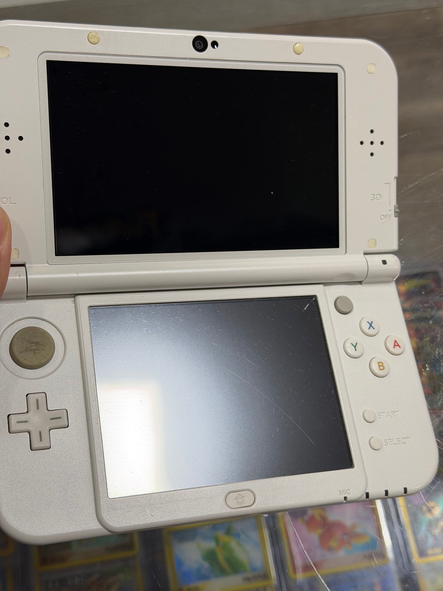 (923) White “New” Nintendo 3DS XL Handheld System With Charger (Region Free)(JAPANESE TO US)