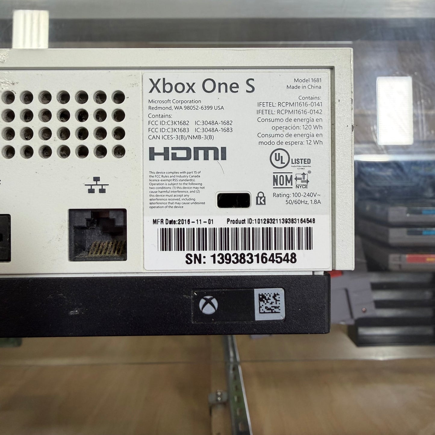 Xbox One S 500 GB White Console Xbox One (controller and cables included)