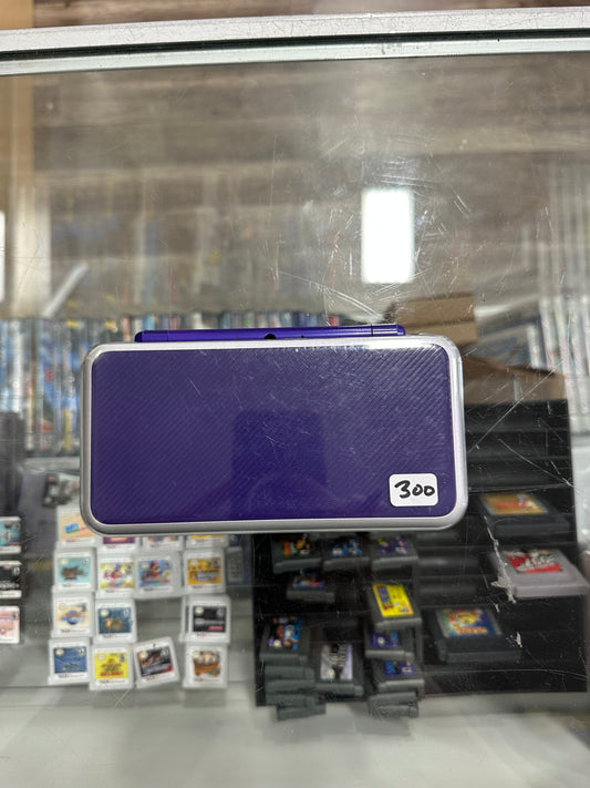 Nintendo 2DS XL System Purple and Black - with digital games